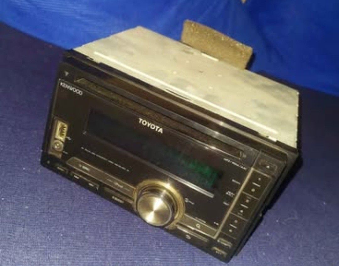 Toyota Avanza Car Stereo (Category: Audio, Video, Alarm and other Electronic Accessories) located in Muntinlupa City. Submitted by ronidux (Listing ID 1418125164, Image 1). Description: FS: Avanza 2014 Stock Head Unit Kenwood CD Stereo (No harness) Php1500 - Fixed, meaning wala nang tawad (sa di nakakaunawa) Muntinlupa-Paranaque area.