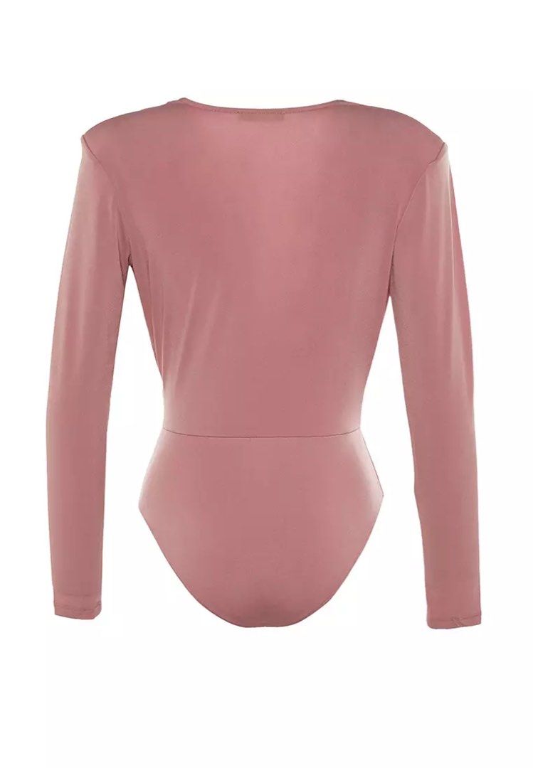 Trendyol V-Neck Bodysuit (Dry Rose) (Category: Others Tops) located in Antipolo. Submitted by caredbypya (Listing ID 1418101884, Image 3). Description: Still Available❗️ Size small-medium .