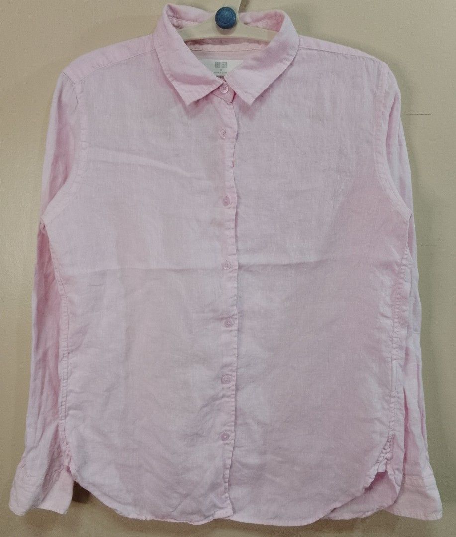 Uniqlo Longsleeve (Category: Longsleeves) located in Antipolo. Submitted by technothrift (Listing ID 1416691804, Image 1). Description: Good Condition Minimal Yellow sa Neck [ washable] Goods for mag aapply 😊 Color Rate 9/10 Size Medium Dimes : 18X24.