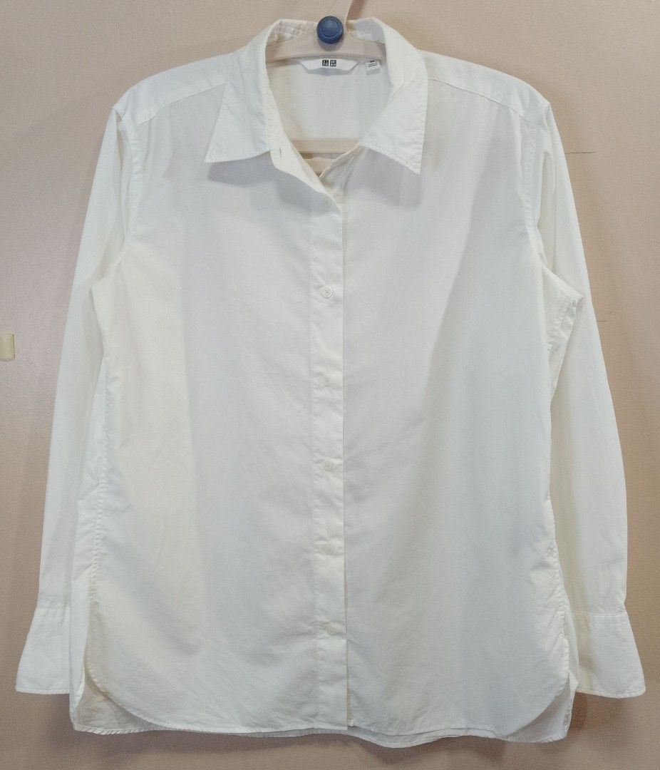 Uniqlo Longsleeve Polo (Category: Formal Shirts) located in Antipolo. Submitted by technothrift (Listing ID 1416683293, Image 1). Description: Like new | Minimal Stain [Washable] Dimes : 19.5 x26 (xs on tag) Best fit Medium.