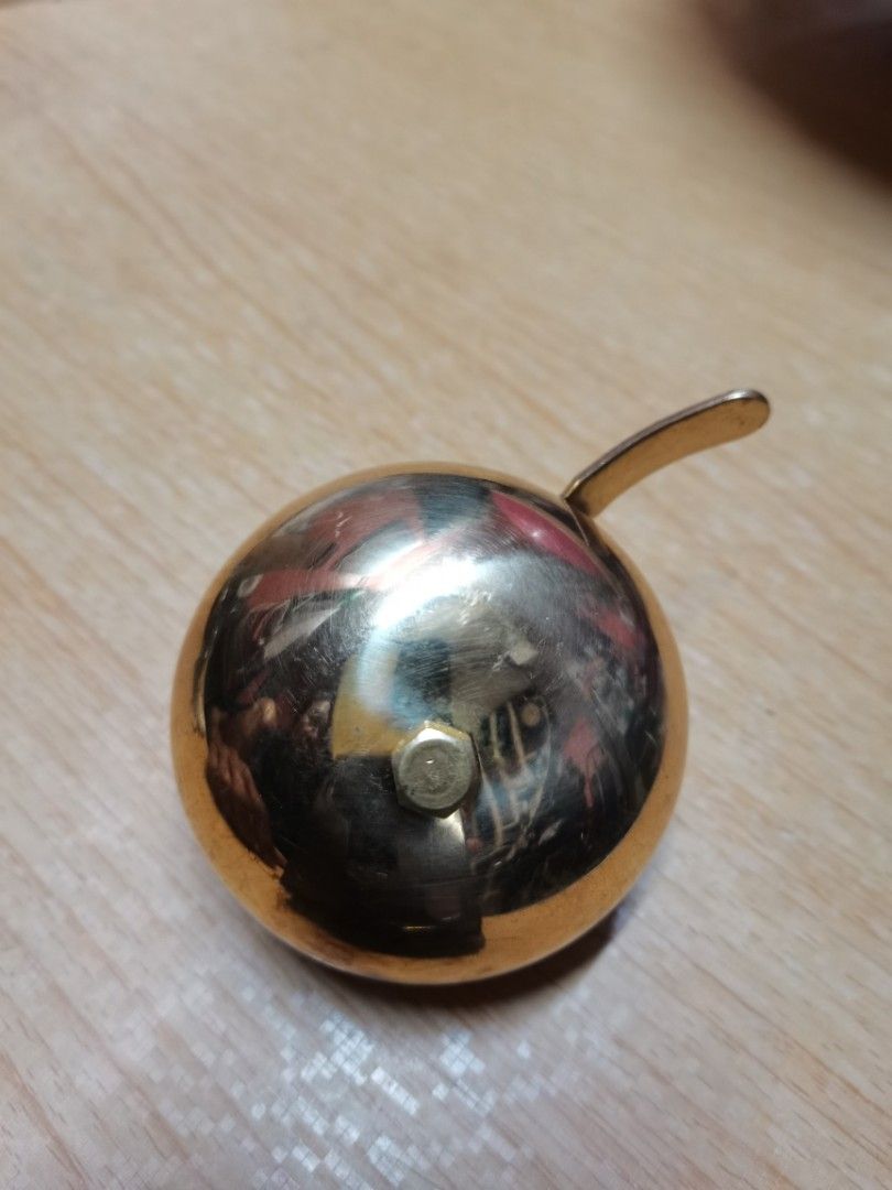 Vintage Brass Bike Bell (Category: Bicycles) located in Pasay City. Submitted by redivhan (Listing ID 1418075601, Image 3). Description: - Vintage brass bike bell - Classic round shape - Shiny brass finish - Lever for ringing - In good working condition - Ideal for vintage or modern bikes.