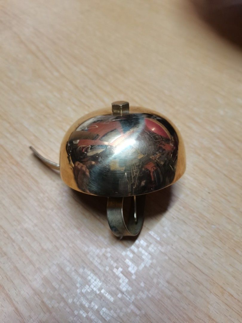 Vintage Brass Bike Bell (Category: Bicycles) located in Pasay City. Submitted by redivhan (Listing ID 1418075601, Image 2). Description: - Vintage brass bike bell - Classic round shape - Shiny brass finish - Lever for ringing - In good working condition - Ideal for vintage or modern bikes.