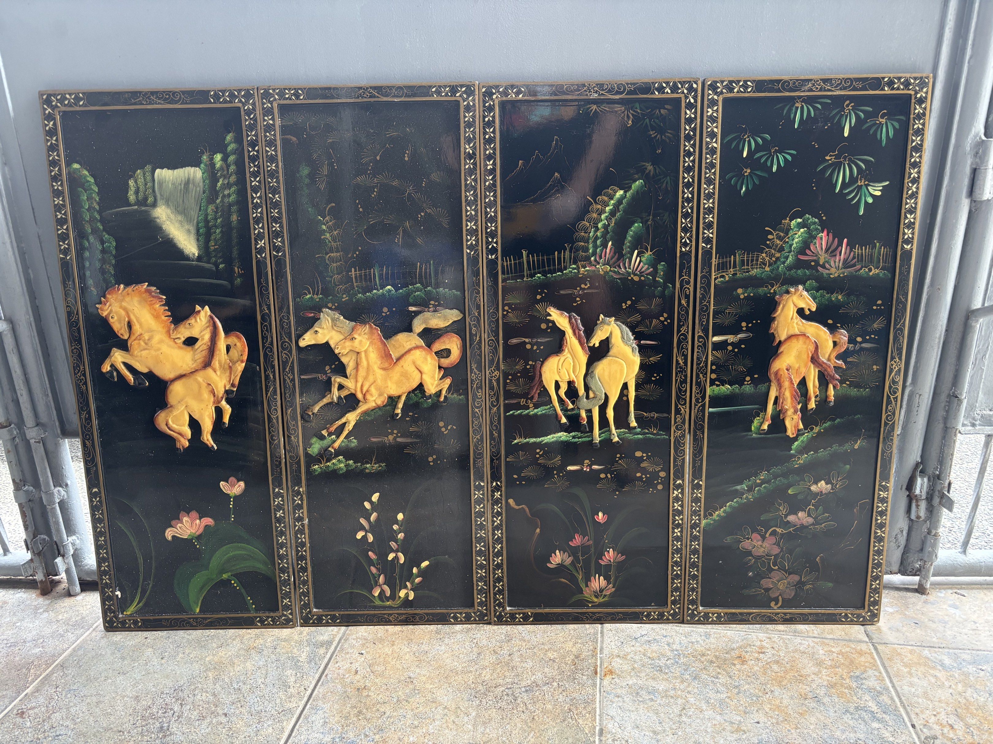 Vintage Horse Panel Wall Decor (Category: Wall Decor) located in Quezon City. Submitted by tinymommy_ (Listing ID 1418065116, Image 1). Description: Vintage wall decor with four black panels, gold accents, and embossed horse designs. Ready to hang. 30x81cm.
