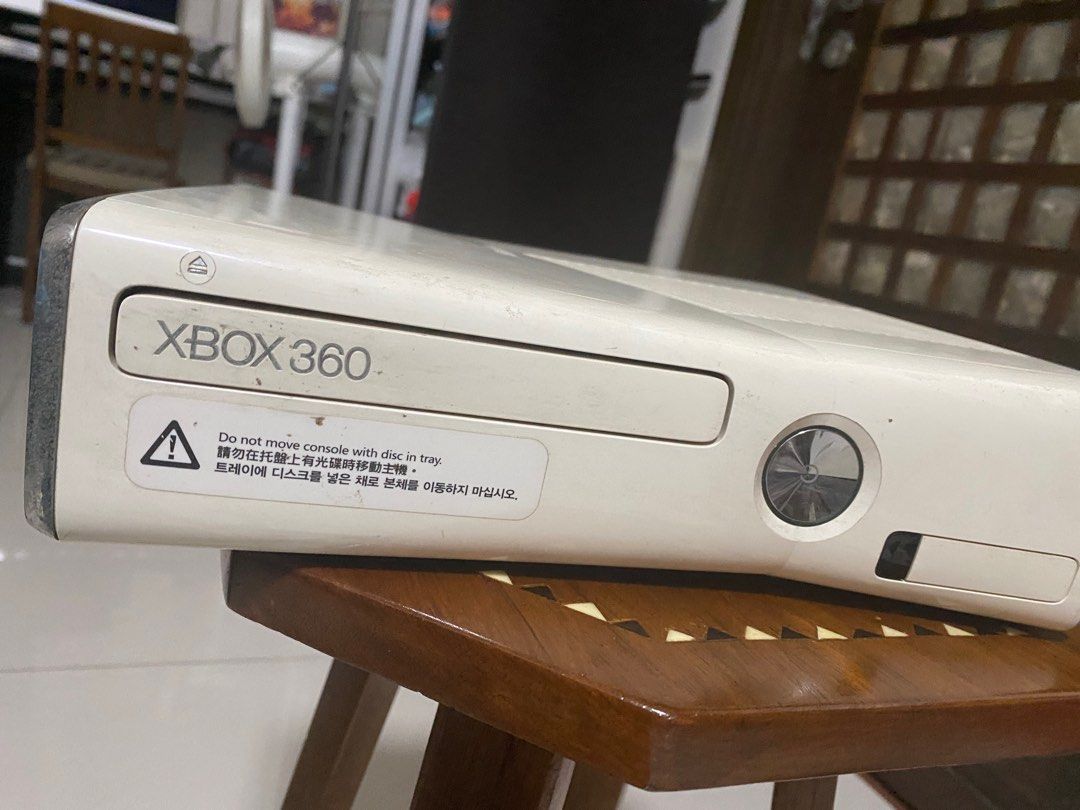 Xbox 360 Kinect, 7 CDs & PSp (Category: Xbox) located in Quezon City. Submitted by waytodeclutter (Listing ID 1415352045, Image 2). Description: - Xbox 360 Special Edition bundle - Includes console and Kinect sensor - 7 Games included - Box included -PSP.