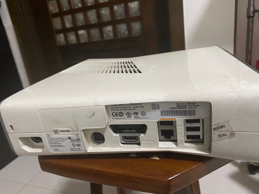 Xbox 360 Kinect, 7 CDs & PSp (Category: Xbox) located in Quezon City. Submitted by waytodeclutter (Listing ID 1415352045, Image 3). Description: - Xbox 360 Special Edition bundle - Includes console and Kinect sensor - 7 Games included - Box included -PSP.