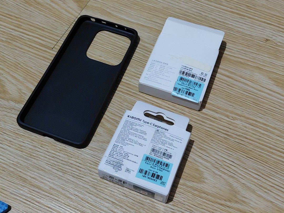 XIAOMI ACCESSORIES (Category: Cases & Sleeves) located in Makati City. Submitted by nicejed02 (Listing ID 1418026375, Image 2). Description: FOR SALE DEFAULT CASE FOR NOTE 14 5G (YUNG GALING SA UNIT MISMO) 200 PESOS ONLY XIAOMI TYPE C EARPHONES - 250 PESOS ONLY MI IN EAR HEADPHONES BASIC - 250 PESOS ONLY USED LAHAT PM ME ANTIPOLO/CUBAO/MAKATI .