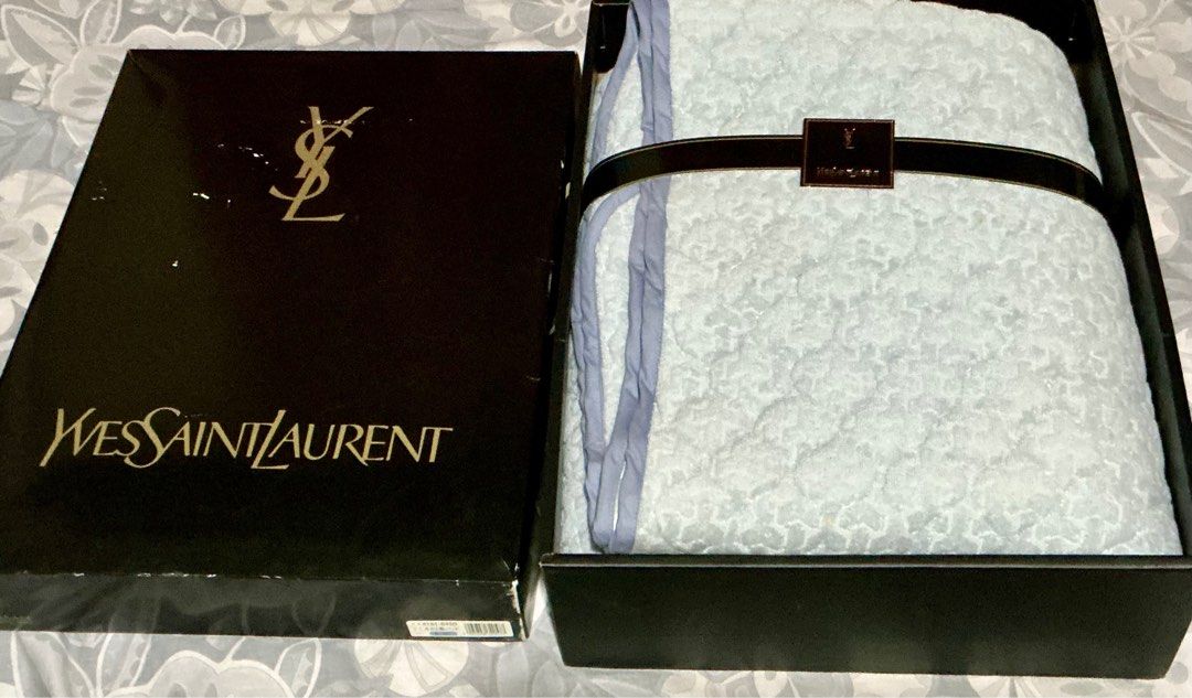 Ysl cotton bedsheet single (Category: Bedding & Towels) located in Angeles City. Submitted by goodbuysathome (Listing ID 1418131962, Image 1). Description: Single cotton bedcover from Japan Nktago lang dp nlabhan Check photos po no issue slight rust washable nmn 105x210cm Add sf 144 jnt Last price posted Gcash payment .