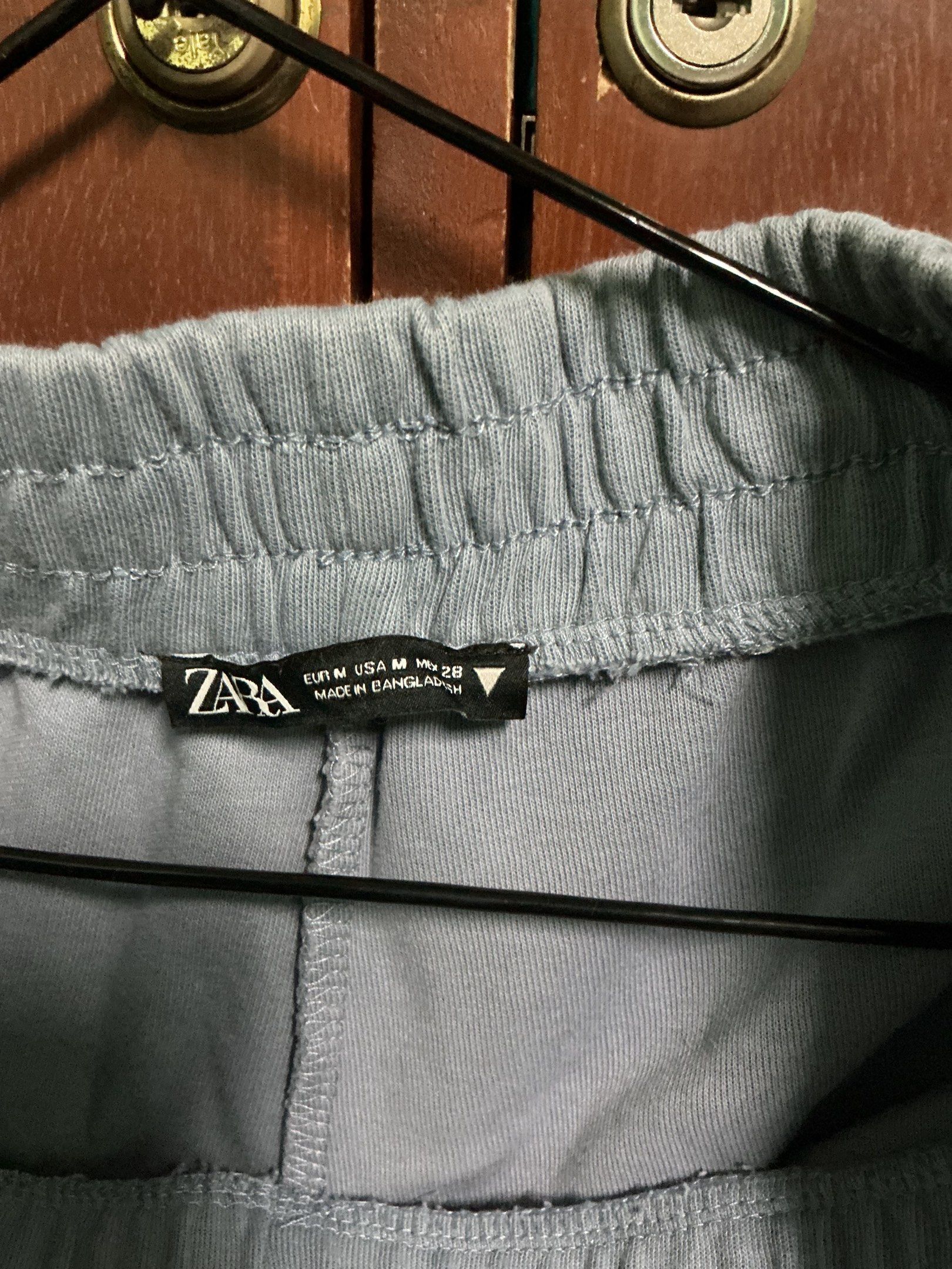 Zara Wideleg Sweat Pants with Pockets (Category: Other Bottoms) located in Caloocan City. Submitted by wornthreads.ph (Listing ID 1418069810, Image 2). Description: Size:Medium For inquiries just message me .