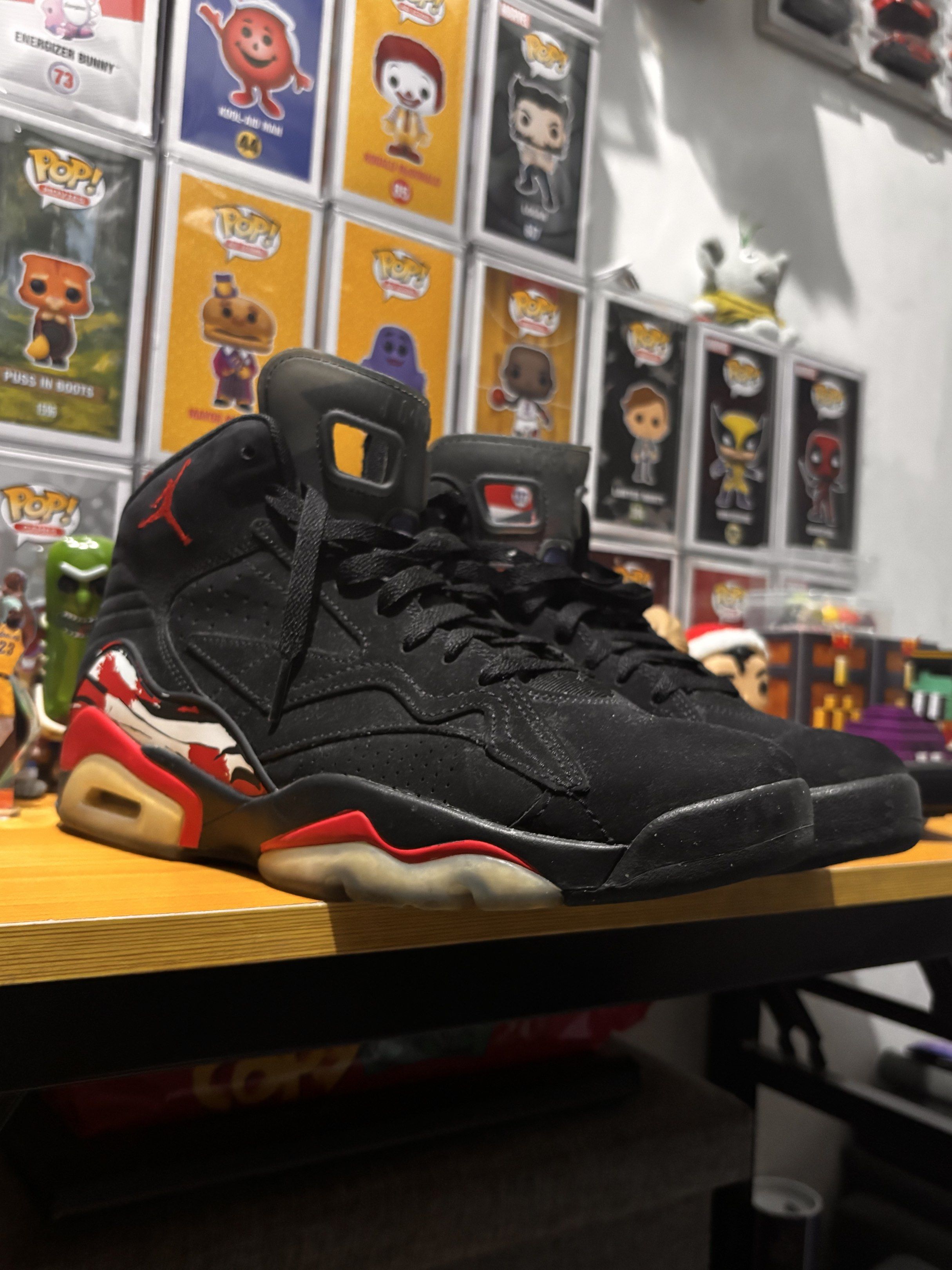 Air Jordan MVP 678 University Red (Category: Sneakers) located in Manila. Submitted by random_stuffz (Listing ID 1418363877, Image 1). Description: Used only 4 times Issue: sole yellowing due to storage No box Guaranteed authentic Size 9.5 Bought last year US.