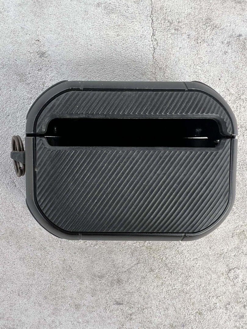 Airpods Pro 2 Carbon Fiber Hard Case (Category: Earphones) located in Cebu City. Submitted by luckyyfindss (Listing ID 1418303549, Image 2). Description: Selling Airpods Pro 2 Carbon Fiber Hard Case - Still in good condition no issues PM or DM me for more details.