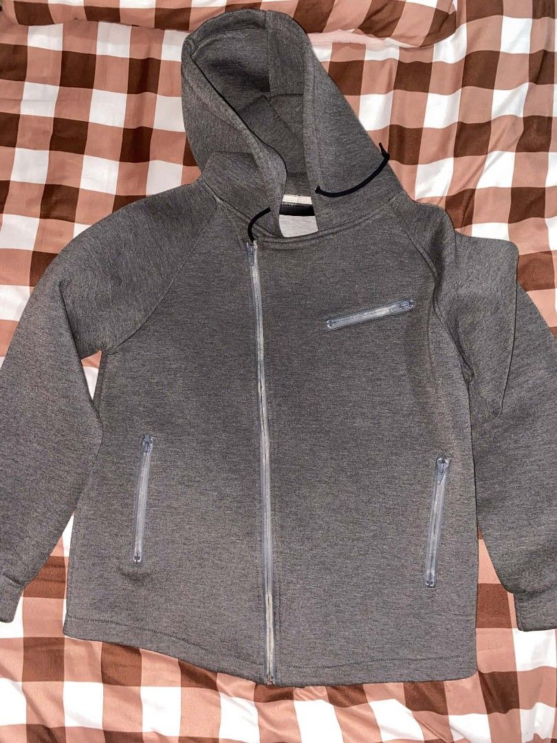 Alexander Wang x H&M Hoodie (Category: Coats, Jackets and Outerwear) located in Taguig. Submitted by tan0115 (Listing ID 1418266110, Image 1). Description: Honest Issue: Yung sa rubber ng zipper yung iba may unting punit. LP na po. No tawad na please..