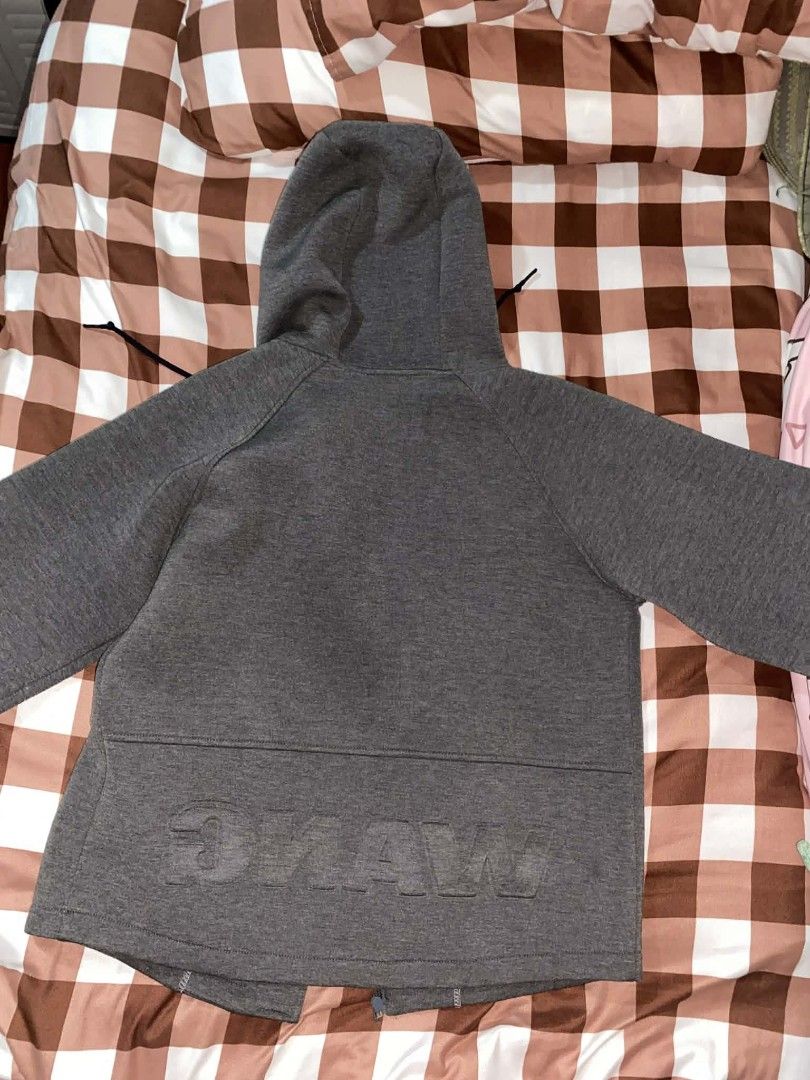 Alexander Wang x H&M Hoodie (Category: Coats, Jackets and Outerwear) located in Taguig. Submitted by tan0115 (Listing ID 1418266110, Image 2). Description: Honest Issue: Yung sa rubber ng zipper yung iba may unting punit. LP na po. No tawad na please..