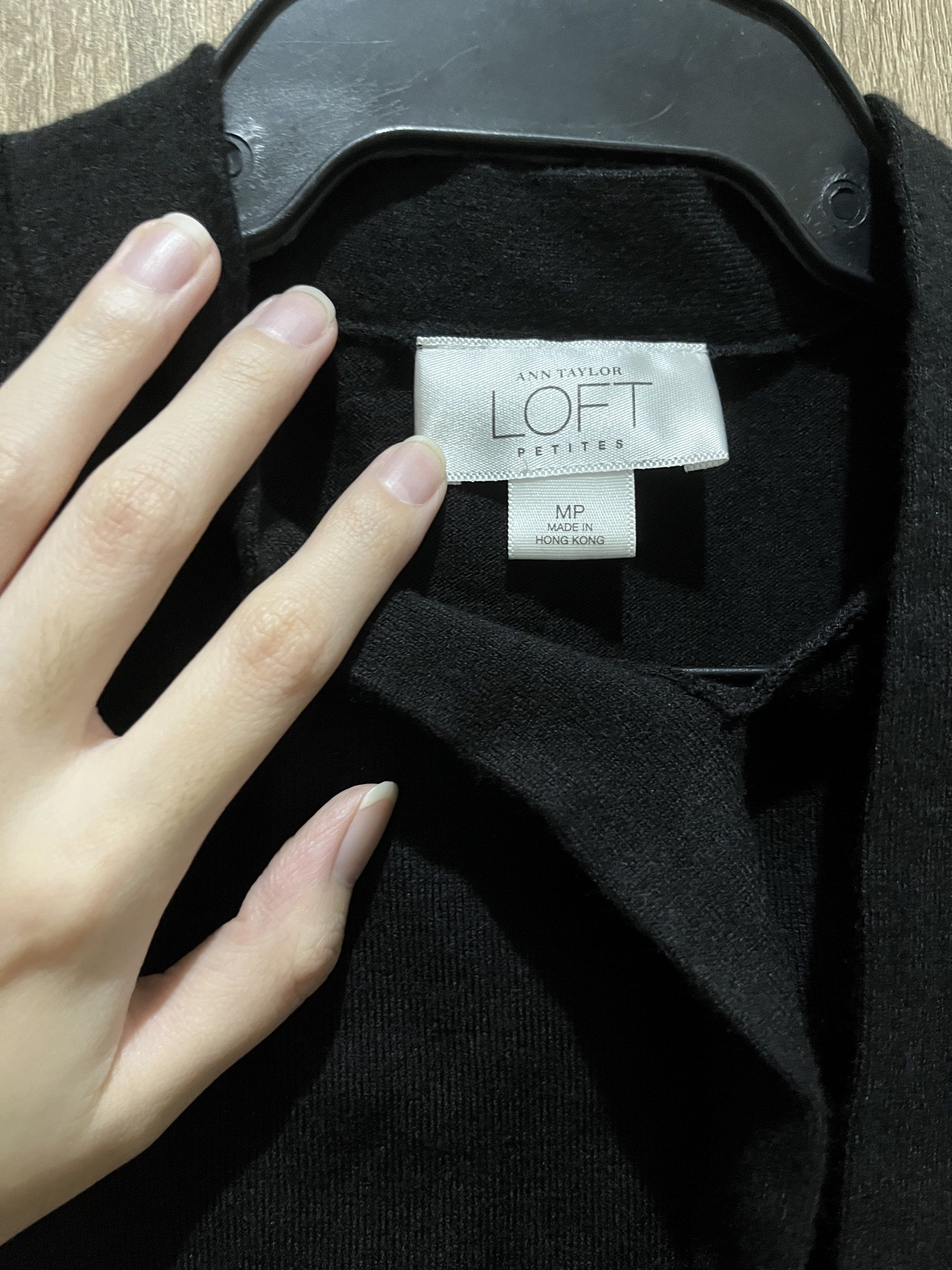 Ann Taylor LOFT Black Sleeveless Top (Category: Sleeveless) located in Mandaluyong City. Submitted by from.soph (Listing ID 1418378770, Image 2). Description: - no flaws - mock neck with tie detail - knit material - made in hong kong MoP: GCash, Maya, GoTyme, BDO MoD: Grab, Lalamove, GoGo Xpress, LBC (shouldered by buyer) DM for inquiries or more photos .