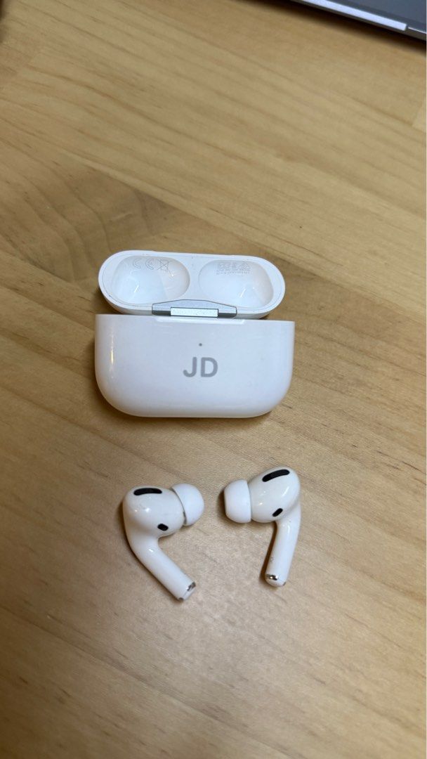 Apple AirPods Pro (Category: Earphones) located in Mandaluyong City. Submitted by jeanne_03 (Listing ID 1418253849, Image 2). Description: - Apple AirPods Pro (1st Generation) - Original / authentic - Includes charging case (with “JD” print) - Comes with original box - Includes Spigen case with carabiner clip ‼️Issue: - Some static when ANC/Transparency is on - Mic may not be ideal for calls - Works fine for music, especially with Noise Control s