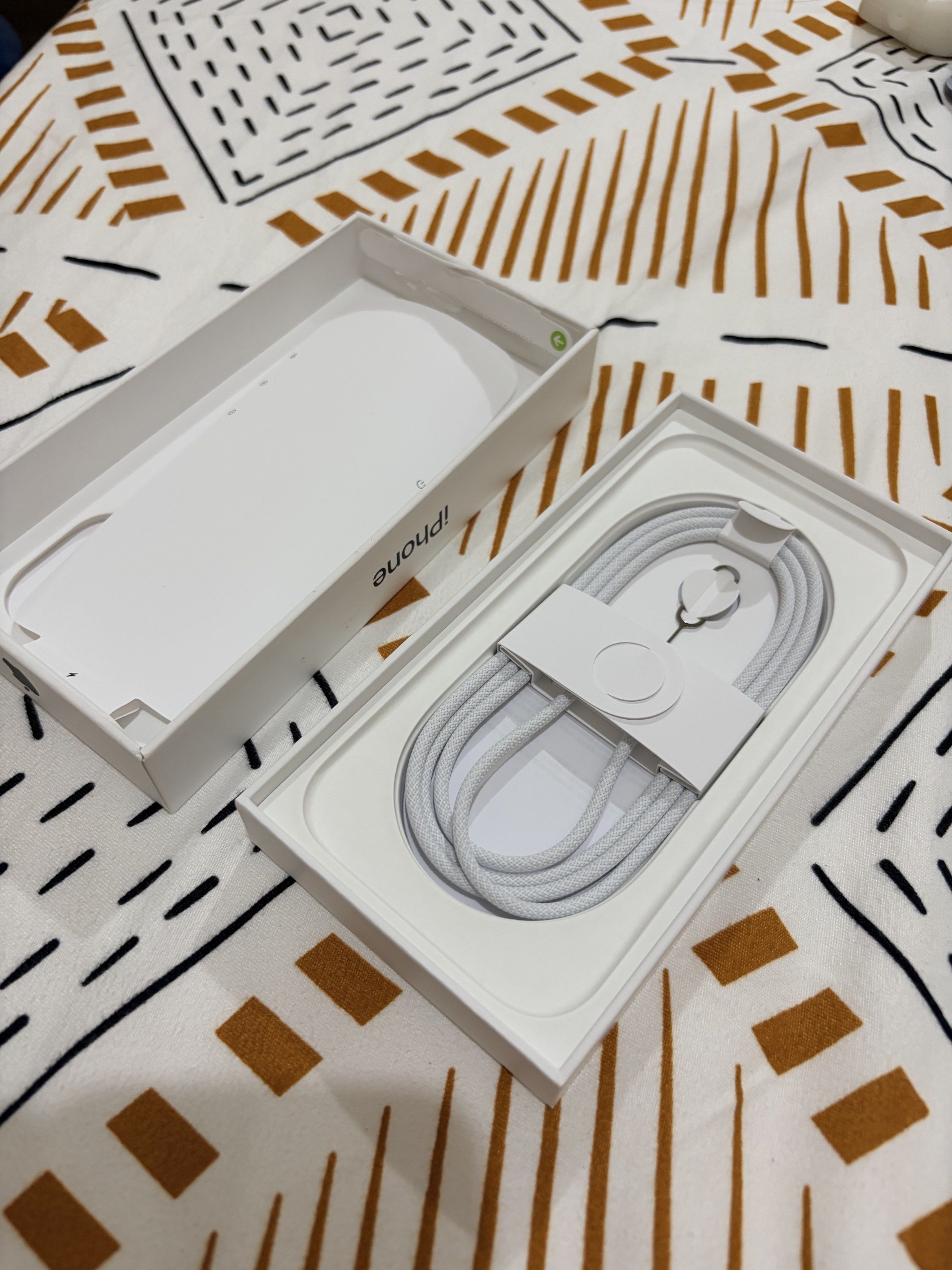 Apple iPhone Charging USB C Cable (Category: Chargers & Cables) located in Manila. Submitted by jgrande0601 (Listing ID 1418322246, Image 1). Description: Selling my spare brand new USB C cable. I got this from getting a new phone. RFS: I already have mine. .