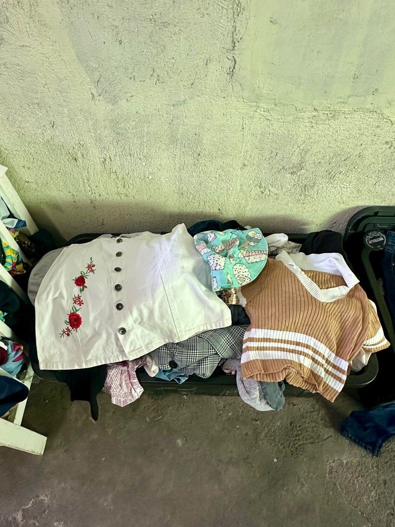 Assorted Women's Clothing Bundle (Category: Others Tops) located in Cavite. Submitted by teamhd (Listing ID 1418246210, Image 3). Description: Mix items take all brandnew and used. Mix dress, polo, blouse, palda, knitted, pants, and etc. Di po kasama ung nga box and crib Pwede nyo po icheck Loc: imus cavite.