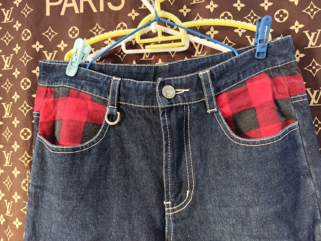 Base Control Chicano Style Denim (Category: Jeans) located in Davao. Submitted by violentino74125 (Listing ID 1418394292, Image 2). Description: Base Control Chicano Style jeans ecxellent conditions particular design tipical from center america semi buggy cut no Issues no flaws good as brand new general rating 9/10 size 30 (dimes. 30x43) price 450 slightly negotiable.