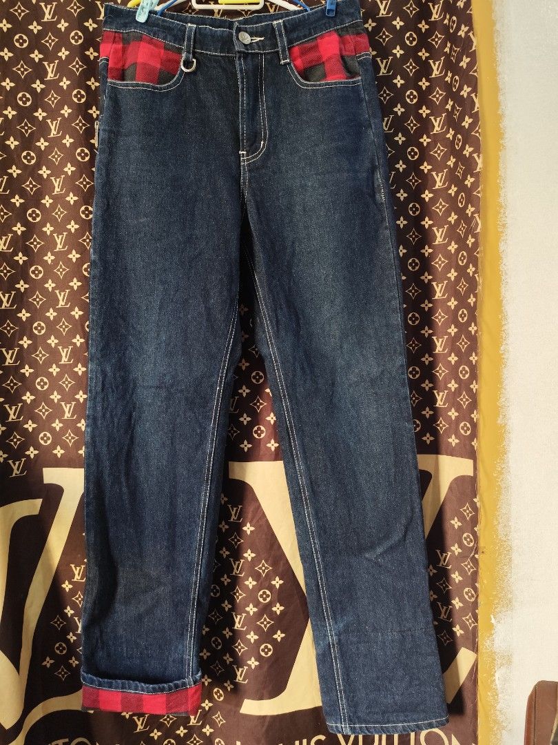 Base Control Chicano Style Denim (Category: Jeans) located in Davao. Submitted by violentino74125 (Listing ID 1418394292, Image 1). Description: Base Control Chicano Style jeans ecxellent conditions particular design tipical from center america semi buggy cut no Issues no flaws good as brand new general rating 9/10 size 30 (dimes. 30x43) price 450 slightly negotiable.