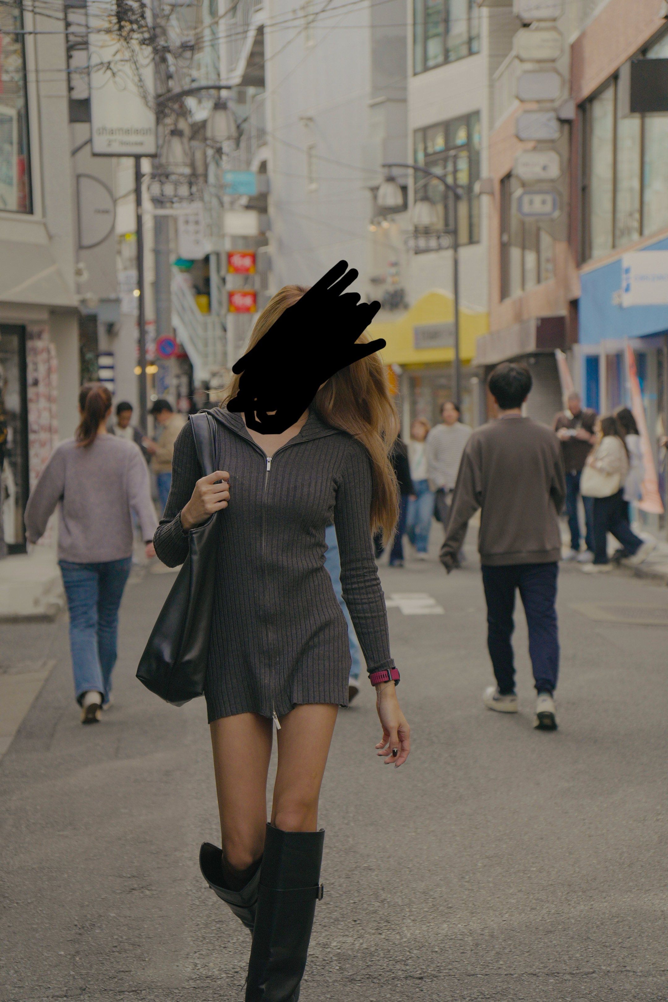 BERSHKA : Knitted Cardingan Dark Gray (Category: Dresses) located in Makati City. Submitted by avalanche18 (Listing ID 1418366823, Image 1). Description: Cardigan talaga ito pero since small frame ako(XS) pwede din siya gawing mini-dress .