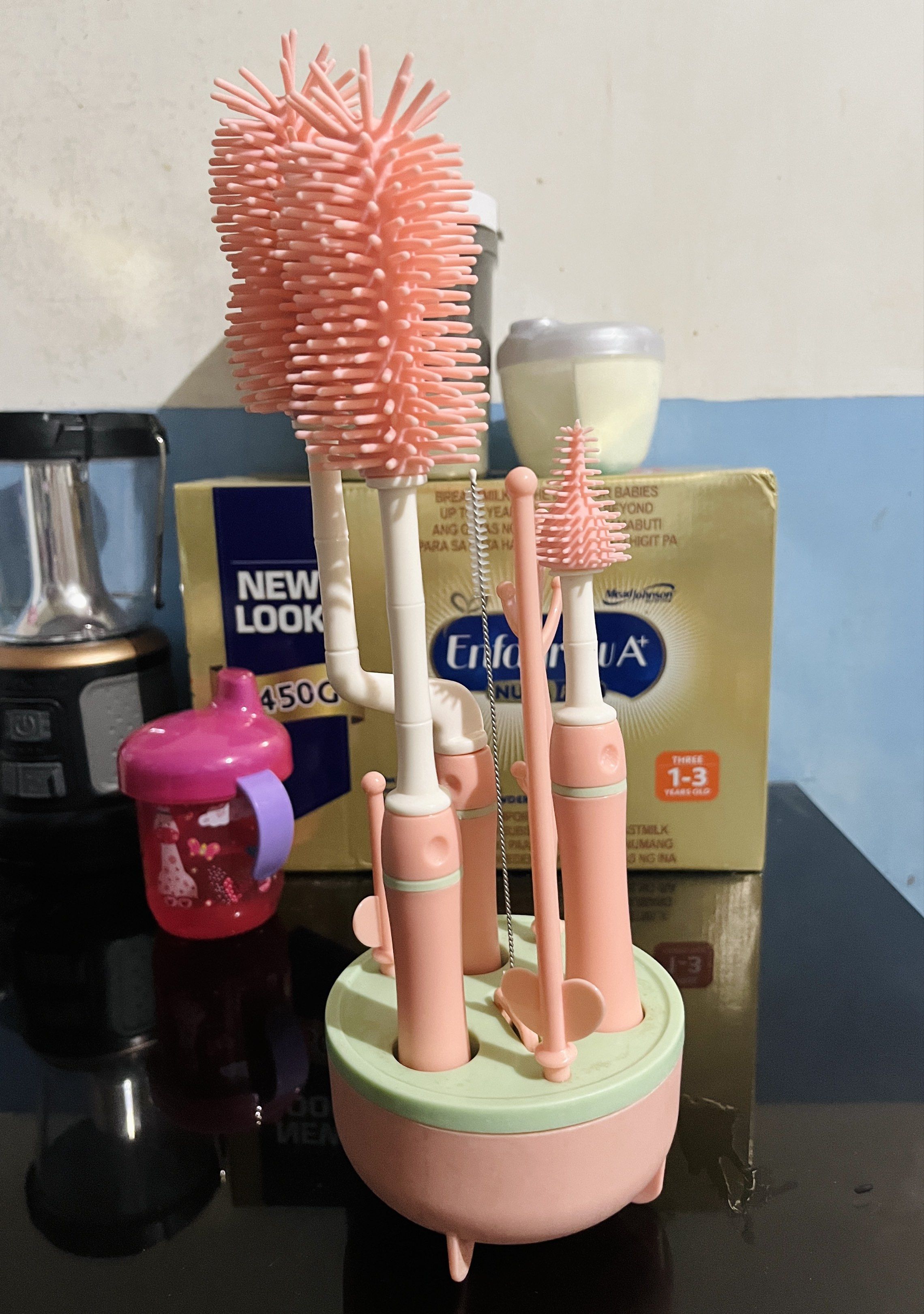 Bottle Brush Set 6 in 1 Pink (Category: Breastfeeding & Bottle Feeding) located in Rizal. Submitted by nwndprlvdbyurs (Listing ID 1418331497, Image 2). Description: HOMSA Bottle Brush Set 6 in 1 Multifunctional Silicon Cleaning Tools Long Handle Decluttering.
