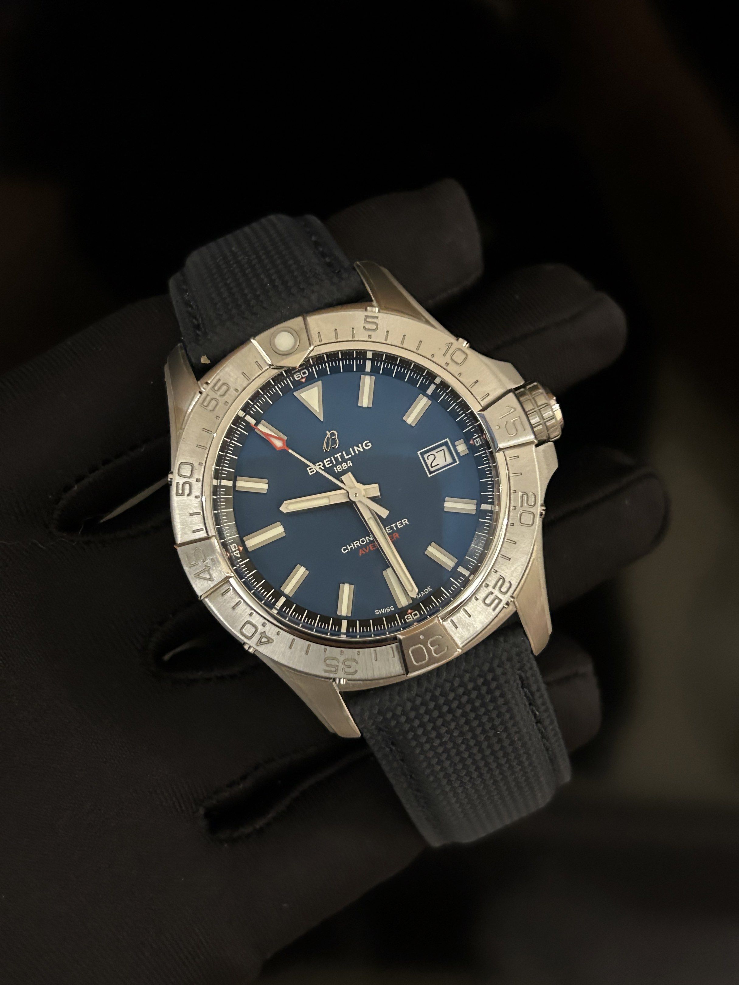 Breitling Avengers 42MM 2025 (Category: Luxury Watches) located in Quezon City. Submitted by olivertomtecson8 (Listing ID 1418386825, Image 1). Description: BEST DEAL❗️ Breilting Avengers 42 Automatic • Diameter : 42MM • REF # A17328 • Elegant Blue Dial • Divers Watch Rotating Bezel • Automatic Movement Chronometer • Intact Factory stickers Complete Set❗️ Original Box, Guarantee Card, Manual. SRP : 285,000 My Price : 140,000 (50% OFF)❗️ QUEZON CI