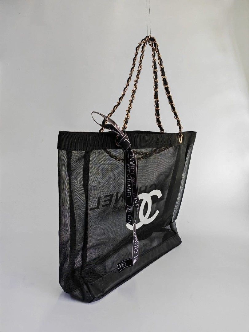 C VIP TOTE gold hardware and silver hardware with pouch (Category: Luxury Bags & Wallets) located in Quezon City. Submitted by brittneytan (Listing ID 1418261400, Image 3). Description: .