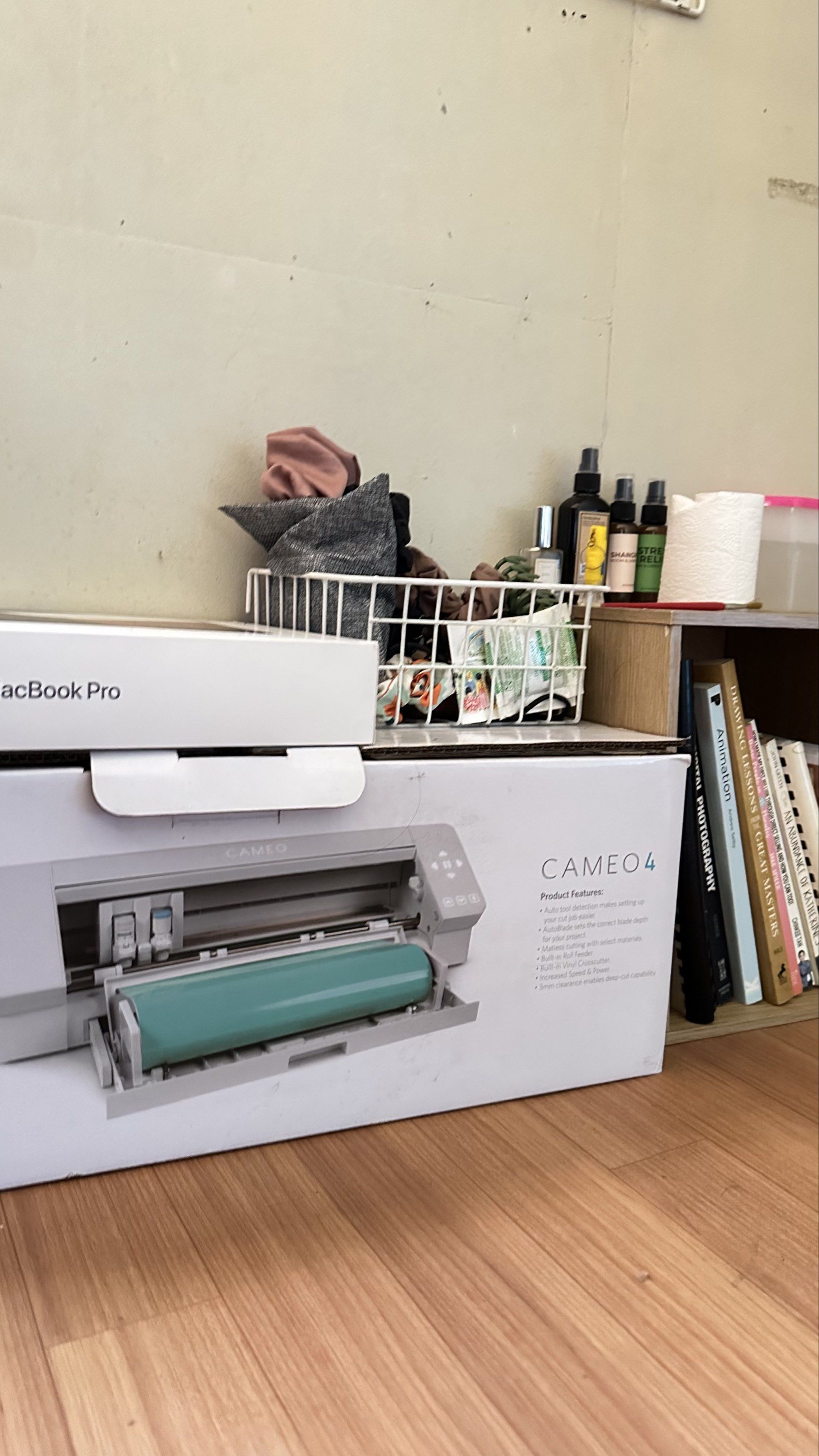 Cameo 4 (Category: Office & Business Technology) located in Manila. Submitted by baesictren36226 (Listing ID 1418295289, Image 1). Description: I haven’t used it even once. Bought it to start a sticker printing business but didn’t push through due to time constraints .