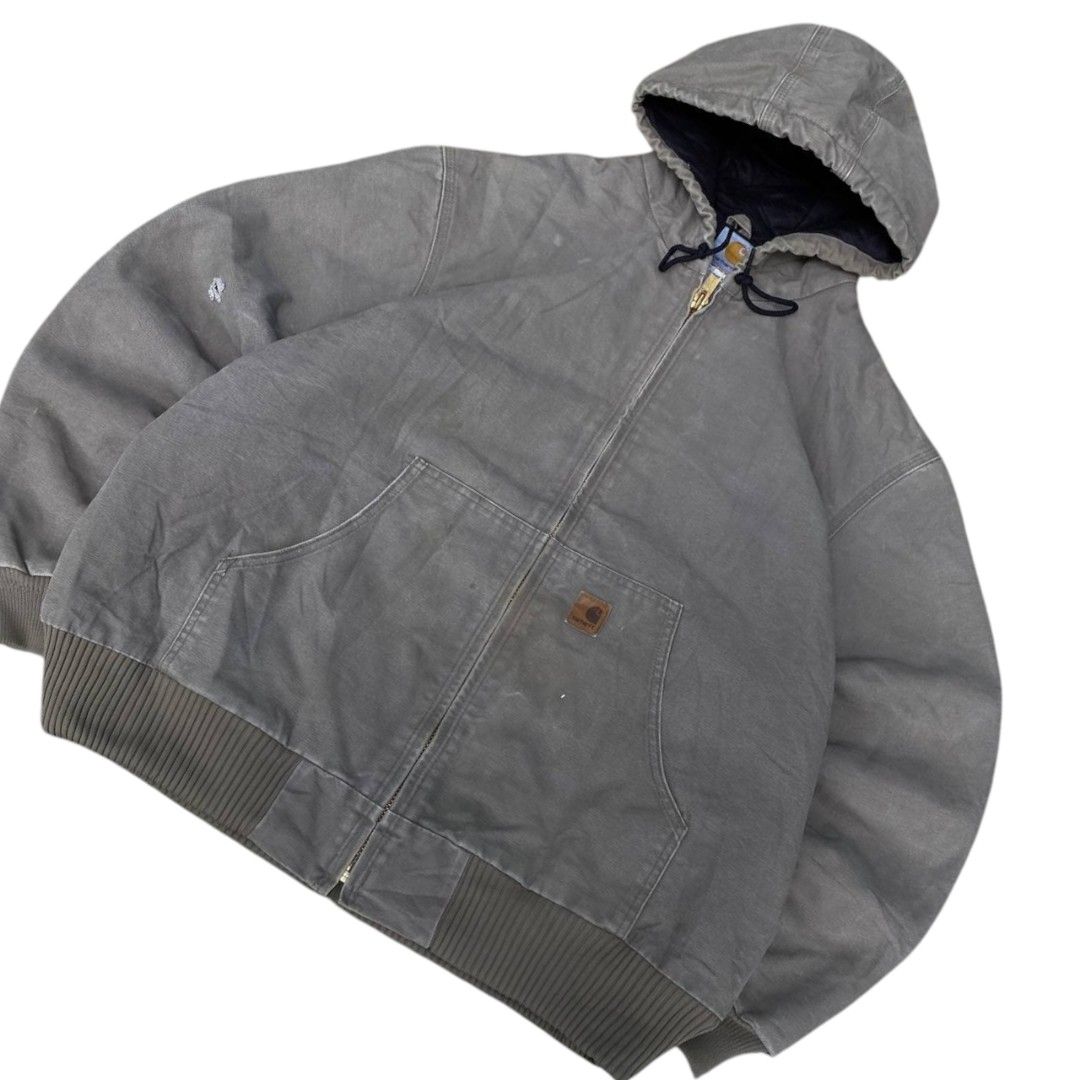 Carhartt Active Jacket (Category: Coats, Jackets and Outerwear) located in Camiling. Submitted by digdrip (Listing ID 1418341373, Image 3). Description: Carhartt Active Jacket (MUS) 📌Dimes/size: W28 L28 📌Color rate: 9/10 📌Condition: 9.5/10 📌issue: 1 bullethole, goodfade.