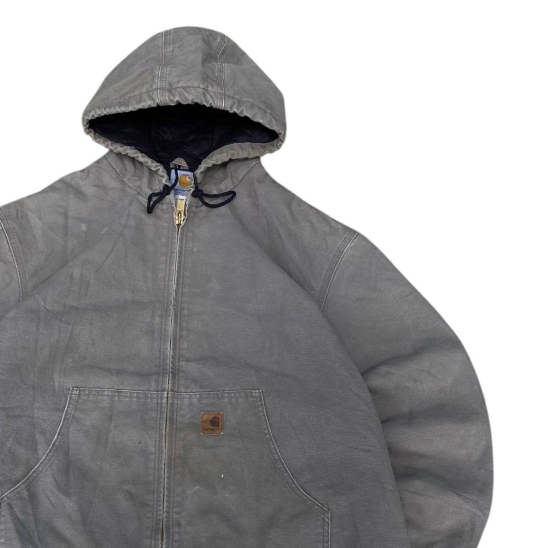 Carhartt Active Jacket (Category: Coats, Jackets and Outerwear) located in Camiling. Submitted by digdrip (Listing ID 1418341373, Image 2). Description: Carhartt Active Jacket (MUS) 📌Dimes/size: W28 L28 📌Color rate: 9/10 📌Condition: 9.5/10 📌issue: 1 bullethole, goodfade.