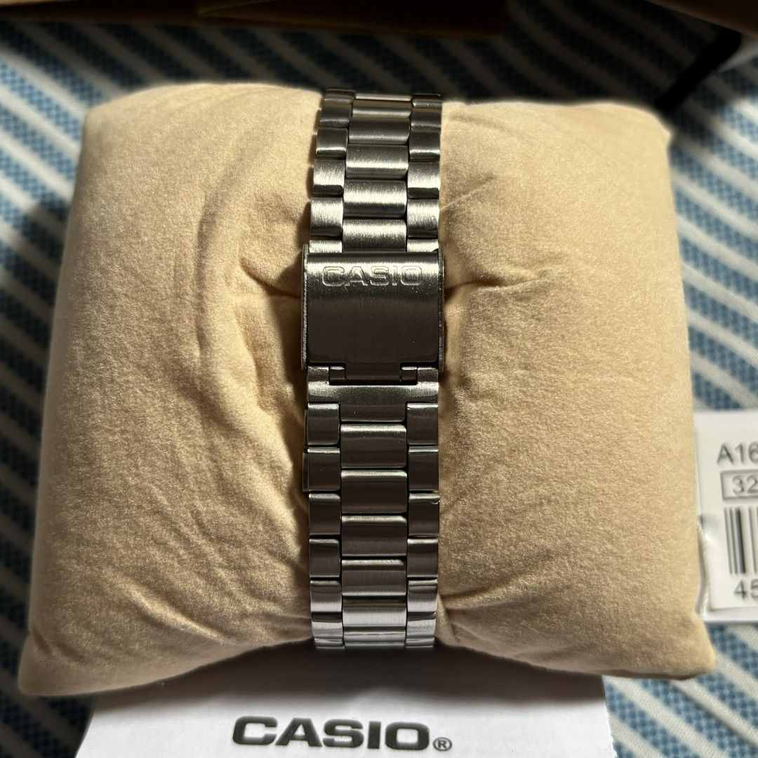 Casio A168 Silver (Category: Men's Watches) located in Pasay City. Submitted by lychee_ph (Listing ID 1418331101, Image 3). Description: COD, COP, SAMEDAY DELIVERY.