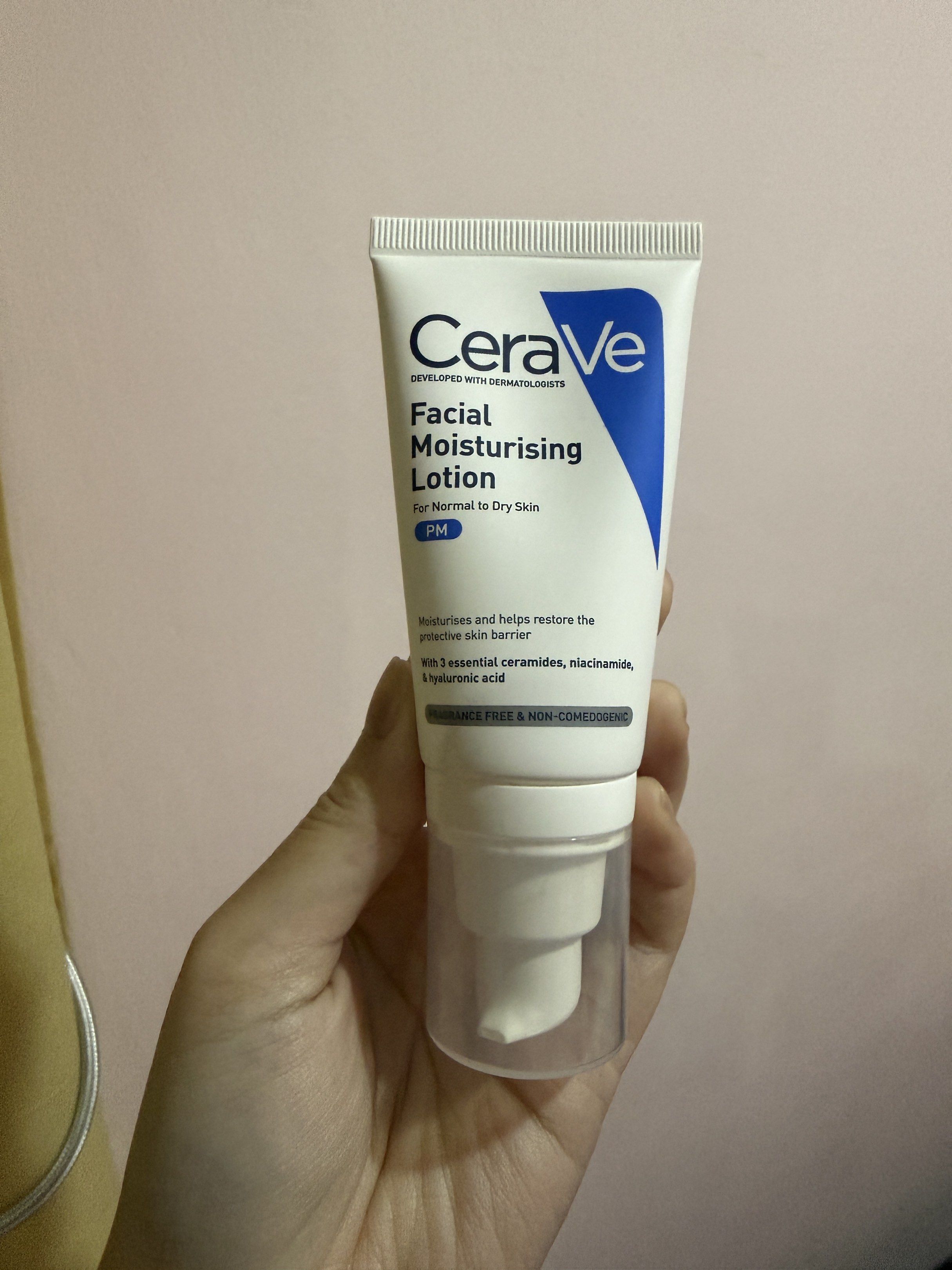 CeraVe Facial Moisturizer PM 52ml (Category: Face Care) located in Quezon City. Submitted by hhhhlrn (Listing ID 1418225482, Image 2). Description: - CeraVe Facial Moisturising Lotion PM - For normal to dry skin - Moisturizes and helps restore the skin's protective barrier - Contains 3 essential ceramides, niacinamide, and hyaluronic acid - Fragrance-free - Non-comedogenic .