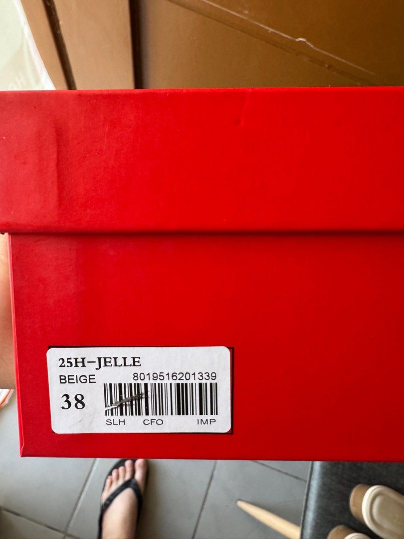 CLN Beige Sandals Size 38 (Category: Flats & Sandals) located in Quezon City. Submitted by dnssld (Listing ID 1418261342, Image 3). Description: - CLN Beige Sandals - Size 38 - Criss-cross strap design - Block heel - Includes original box and shopping bag - Used only once to attend a wedding Location: Putatan, Muntinlupa .