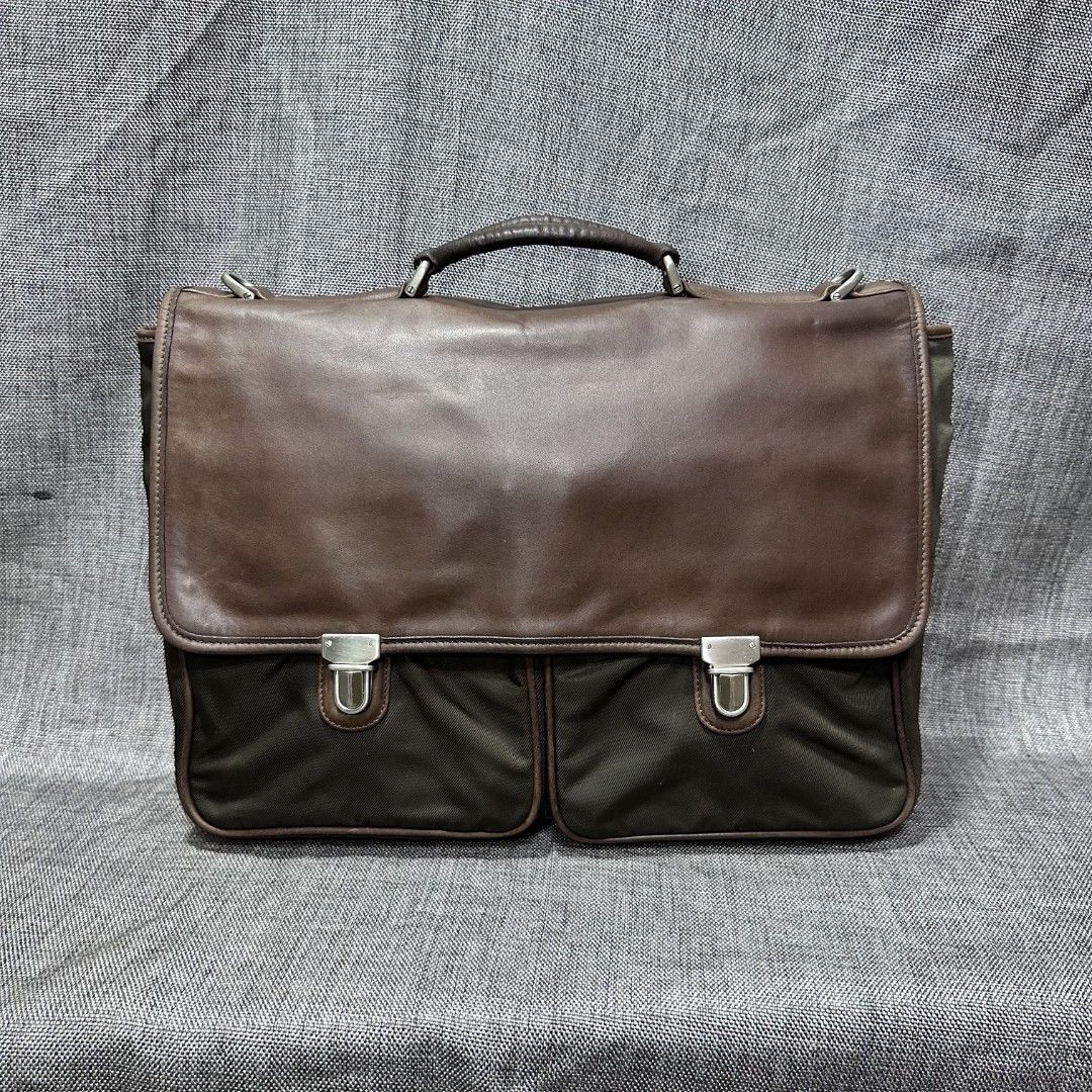 Coach vintage city bag (Category: Briefcases) located in Manila. Submitted by greyinfash06839 (Listing ID 1418349708, Image 1). Description: 🤍Item: Coach vintage city bag 🤍Brand: Coach 🤍Matirial: Nylon and leather 🤍Quality: Original 🤍color: Brown 🤍Size: Large 🤍Dimension. H: 11 L: 16 W: 4 🤍Sex: For Men 🤍Issue: Sign of use 🤍Condition Rate: 9/10 🤍Other info:.