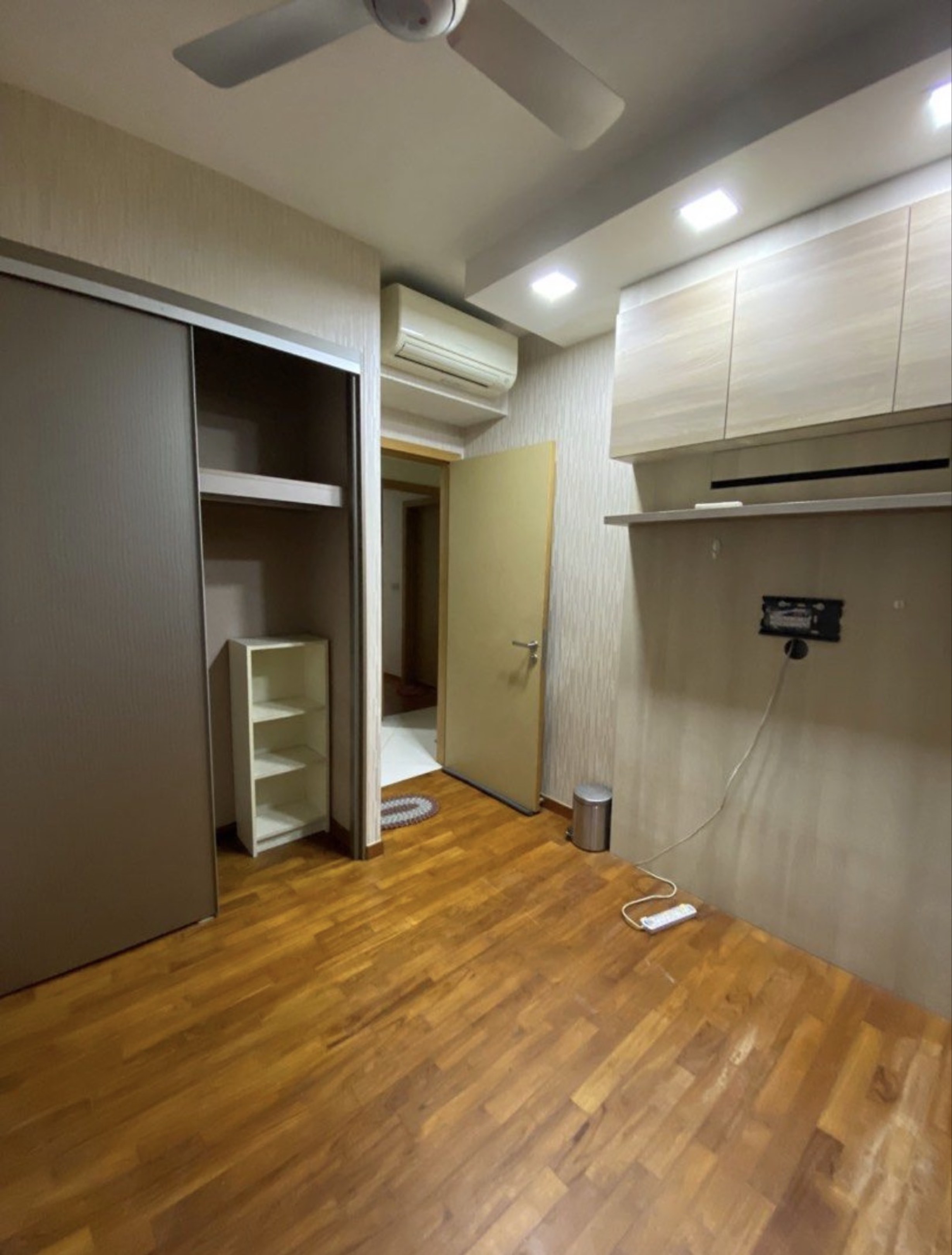 (Category: ) located in . Submitted by taniars (Listing ID 1418388497, Image 1). Description: .