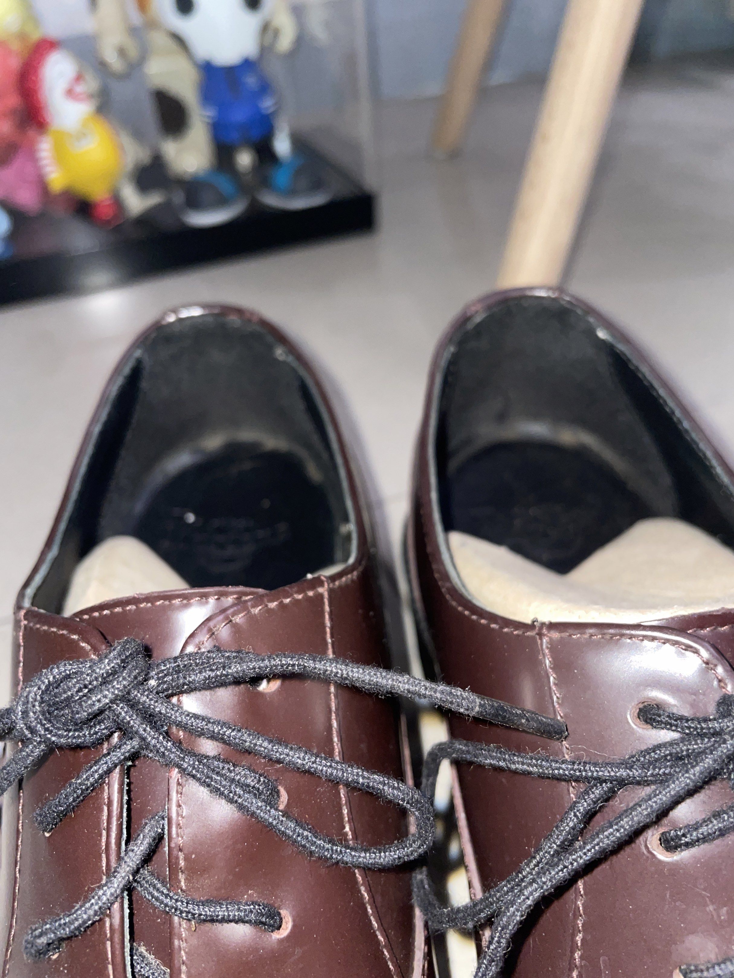 Dr. Martens Oxford Shoes (Category: Loafers) located in Manila. Submitted by fionnasams84058 (Listing ID 1418343971, Image 3). Description: - Classic Dr. Martens Oxford shoes - Rich brown color - Iconic Dr. Martens sole - Leather upper - Laces included - Insoles present - Soles show little wear - Well-maintained.