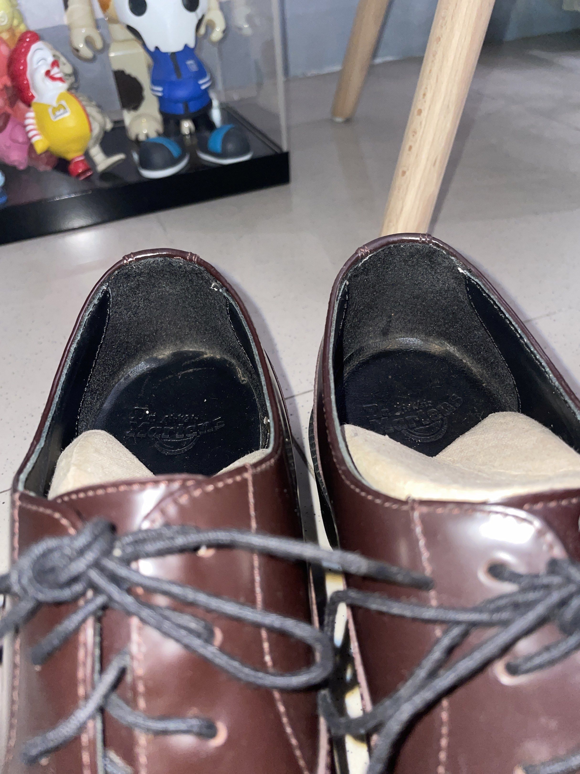 Dr. Martens Oxford Shoes (Category: Loafers) located in Manila. Submitted by fionnasams84058 (Listing ID 1418343971, Image 1). Description: - Classic Dr. Martens Oxford shoes - Rich brown color - Iconic Dr. Martens sole - Leather upper - Laces included - Insoles present - Soles show little wear - Well-maintained.
