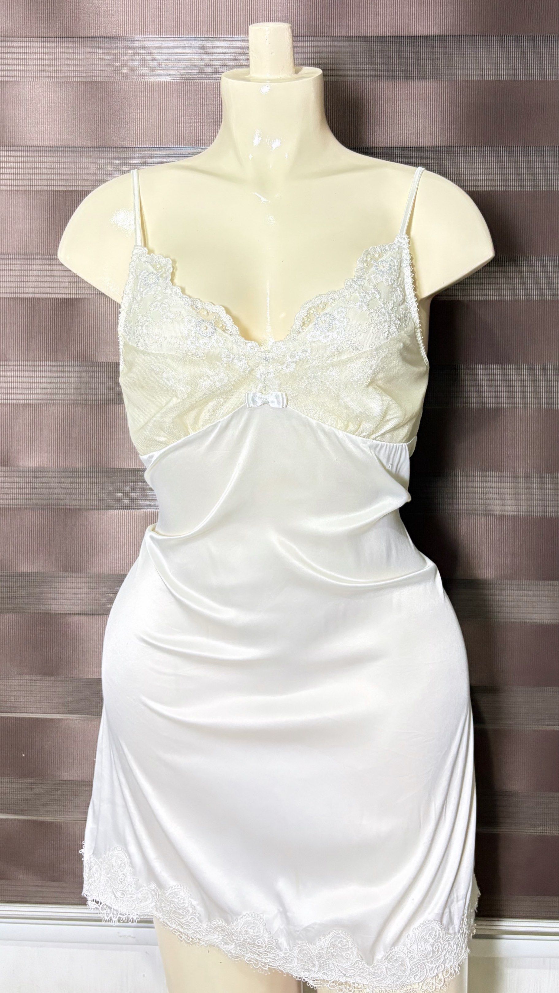 Eblin white slip dress (Category: Undergarments & Loungewear) located in Tarlac. Submitted by fatt.valencia (Listing ID 1418323529, Image 1). Description: .