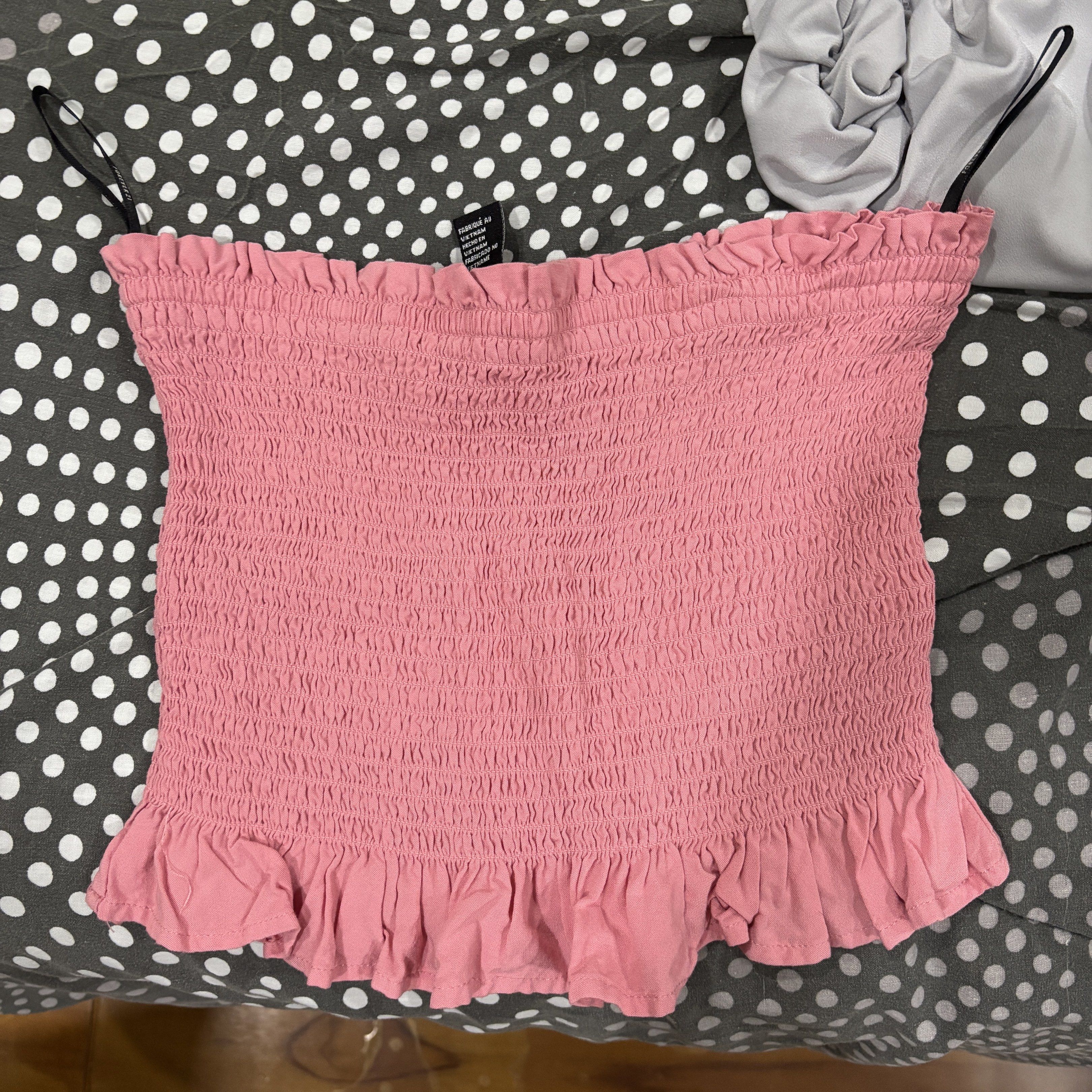 f21 beach pink tube top (Category: Others Tops) located in Manila. Submitted by booksandbeyond (Listing ID 1418379180, Image 1). Description: .