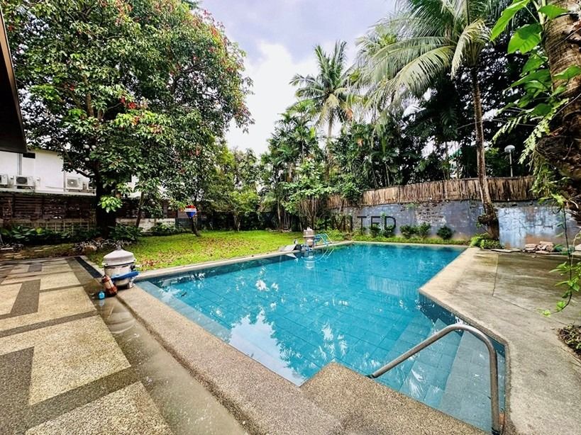 FOR LEASE FOR RENT in Dasma, Makati (Category: House & Lot) located in Makati City. Submitted by REMAXUNLIMITEDPH (Listing ID 1418217162, Image 3). Description: Mark Your Next Home in Dasmariñas Village, Makati City FOR LEASE / FOR RENT in Dasma, Makati Step into this newly renovated, 2-storey Modern Tropical Home, thoughtfully designed for comfort, elegance, and entertaining. Property Details Lot Area: 996 sqm Floor Area: 500 sqm Approx 5 Bedroo