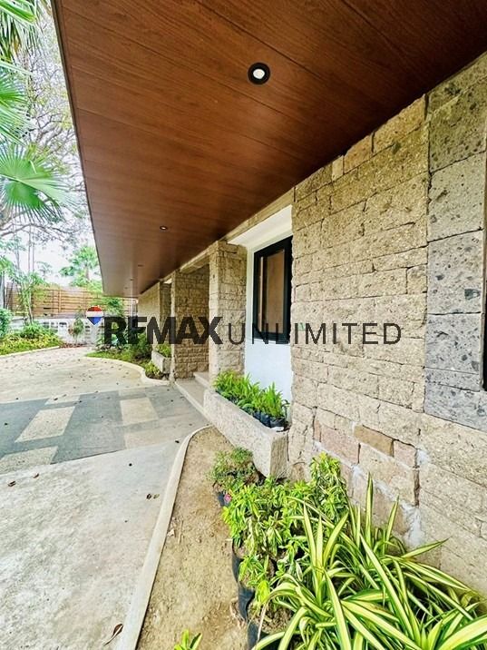 FOR LEASE FOR RENT in Dasma, Makati (Category: House & Lot) located in Makati City. Submitted by REMAXUNLIMITEDPH (Listing ID 1418217162, Image 2). Description: Mark Your Next Home in Dasmariñas Village, Makati City FOR LEASE / FOR RENT in Dasma, Makati Step into this newly renovated, 2-storey Modern Tropical Home, thoughtfully designed for comfort, elegance, and entertaining. Property Details Lot Area: 996 sqm Floor Area: 500 sqm Approx 5 Bedroo