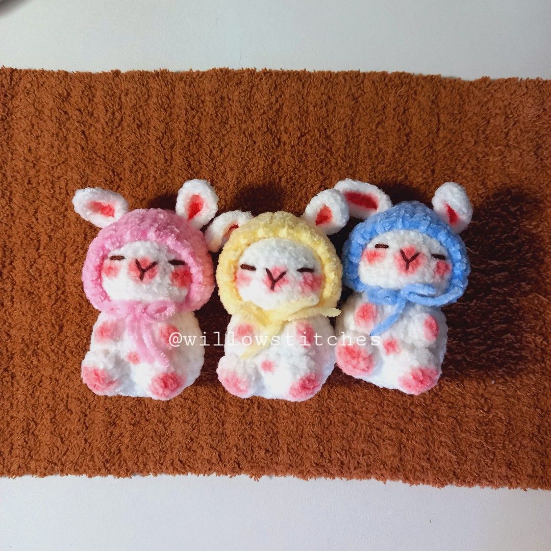 Grandma Bunny Keychain Bagcharm (Category: Charms) located in Cavite. Submitted by willowstitches_ (Listing ID 1418393069, Image 1). Description: 349-379 each For more details visit my other socials: Blue app.: Willow Stitches Clock app.: willow_stitches 📍𝐋𝐨𝐜𝐚𝐭𝐢𝐨𝐧: Naic, Cavite 💰 𝐌𝐎𝐏: Maribank 🚛 𝐌𝐎𝐃: J&T Express ‧ ₊˚🎧⊹𓏲⋆🌿. ⋆⸜ 🍵✮˚.