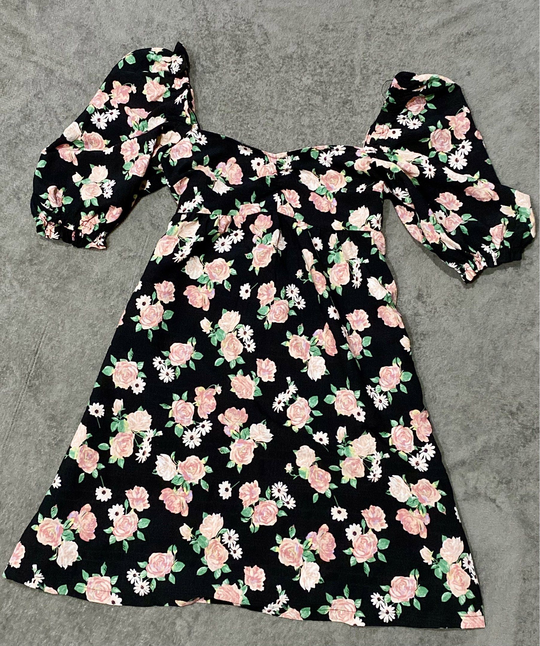 H&M Divided Floral Dress (Category: Dresses) located in Rodriguez. Submitted by xoxdeclutters (Listing ID 1418386301, Image 1). Description: square neckline, puff sleeves, can be off shoulders size: s - m above knee length (reference: 5’3) used once mod: jnt/lalamove, sf shouldered by buyer.