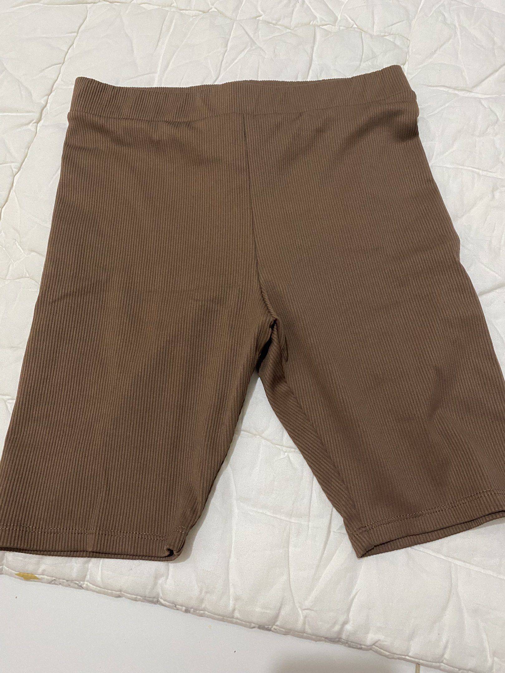 H&M Divided Ribbed Shorts - Brown - Size S (Category: Shorts) located in San Juan City. Submitted by earlitoooo (Listing ID 1418354095, Image 1). Description: - H&M Divided - Brown ribbed fabric - Size S - Biker short style.