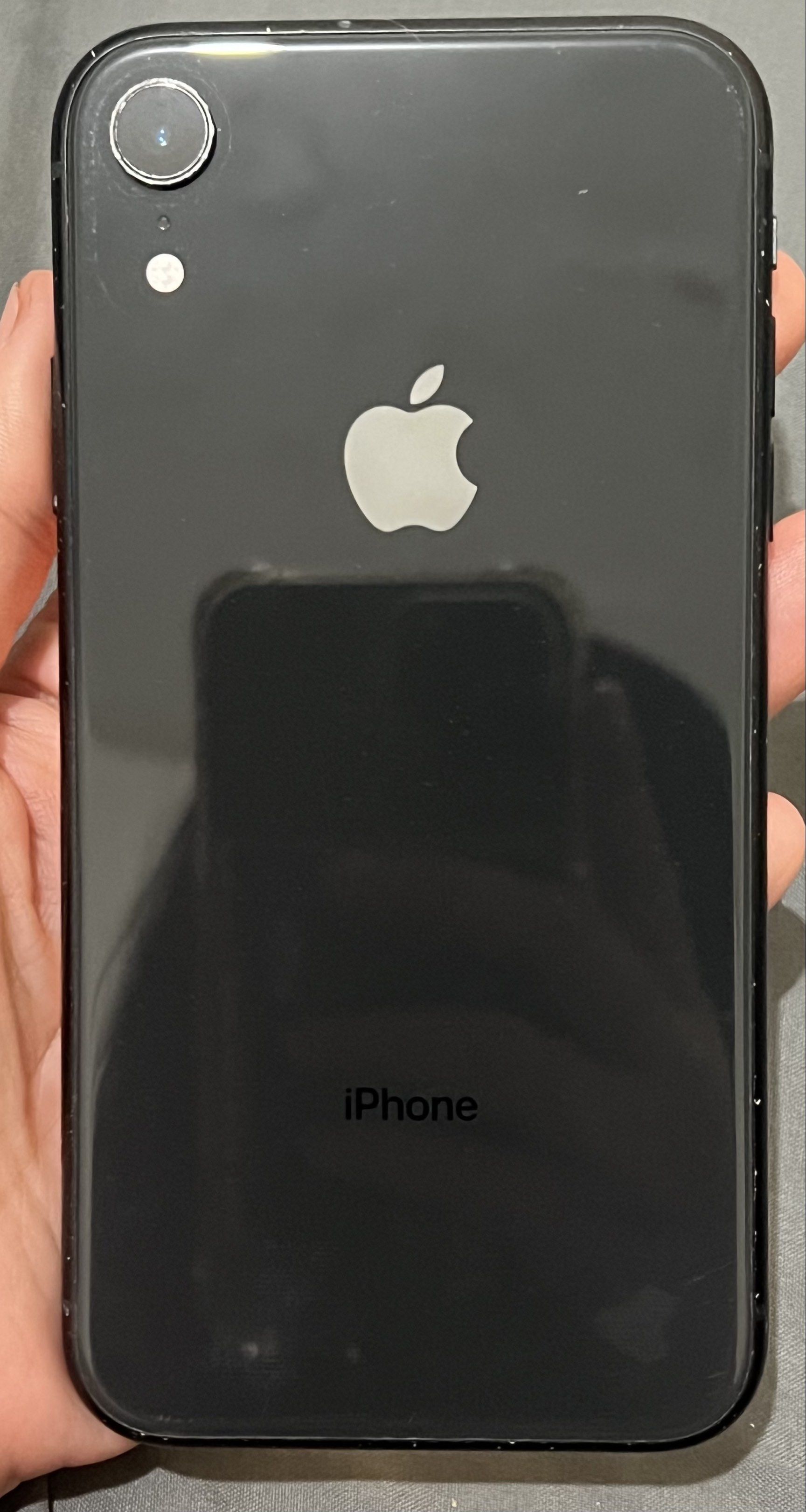 Iphone XR 64 GB globe lovked (Category: iPhone X Series) located in Manila. Submitted by dgdizon (Listing ID 1418354530, Image 2). Description: Iphone XR globe locked, first user po ako. na stock na kaya madami na gasgas, pero allworking pa. Naging spare phone nalang. Battery life, see pictures. Rfs: Pangbayad ng medical bills Delivery via lalamove or grab shouldered by the buyer. Pwede ding meet up, FiestaMall (Duty Free) Ninoy aquino ave, paran
