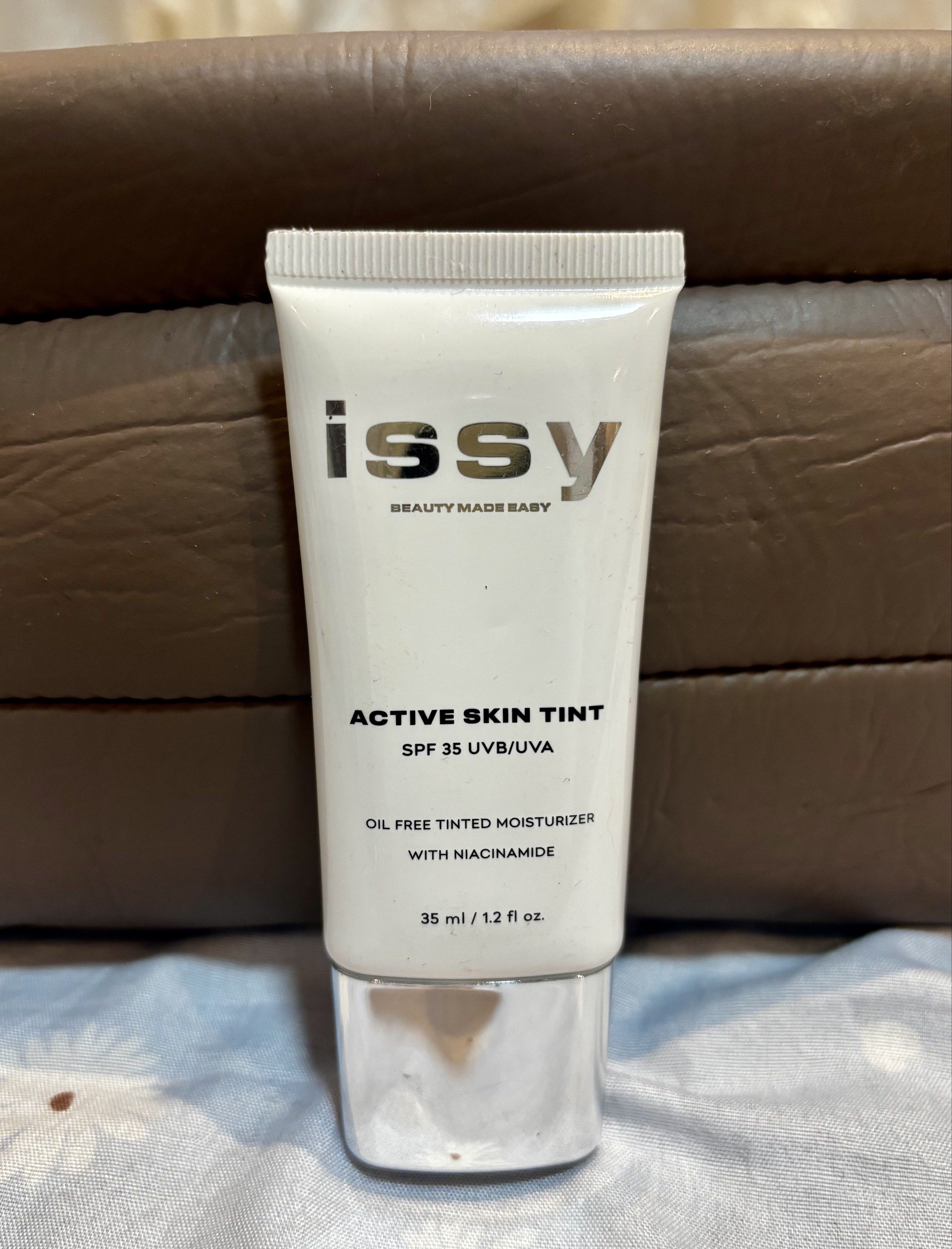 Issy Active Skin Tint SPF 35 - Sand (Category: Makeup) located in Pateros City. Submitted by bebby.evo (Listing ID 1418226475, Image 1). Description: - shade: sand - like new RFS: not a shade match.