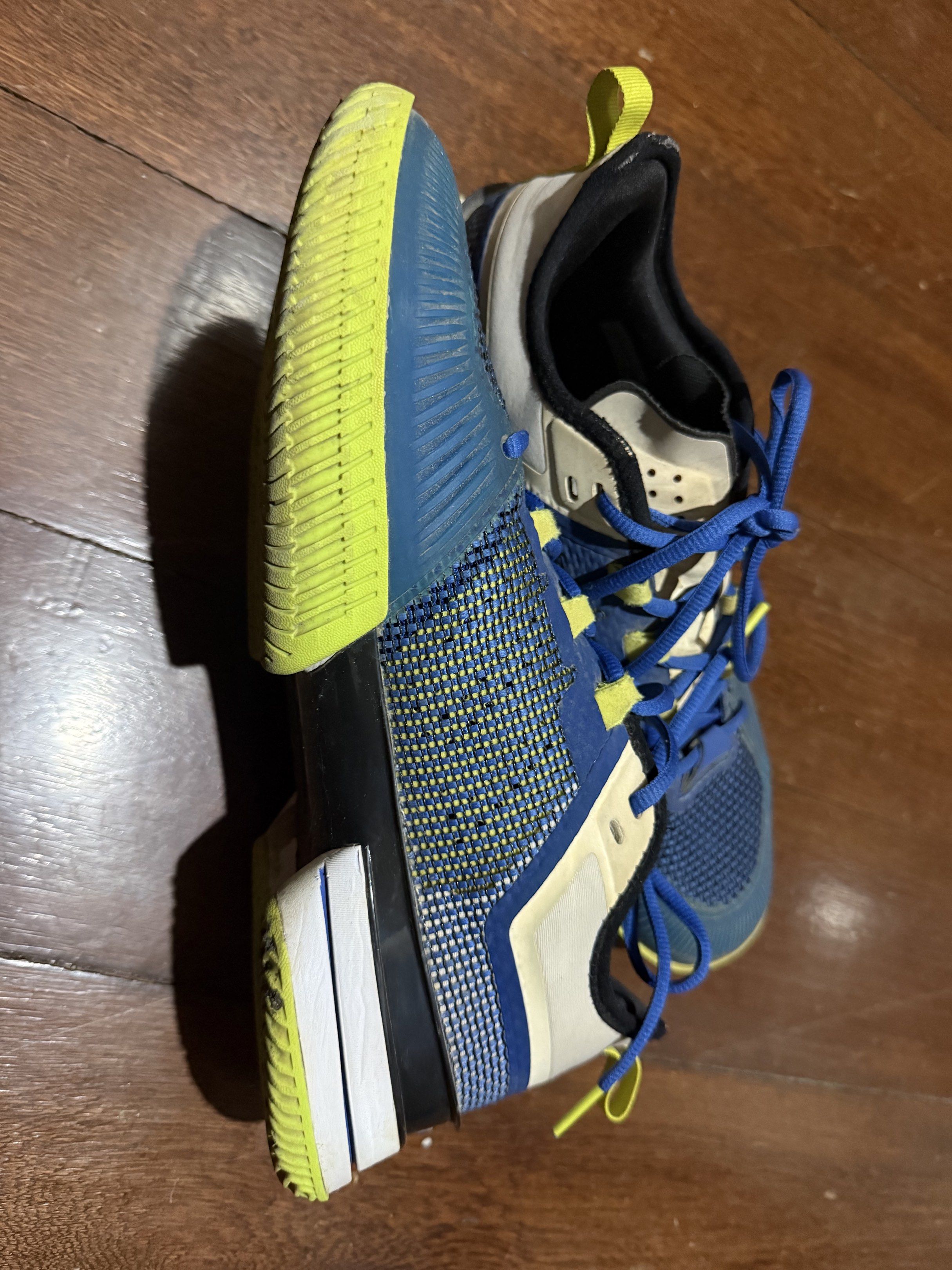 Lacoste AG-LT21 Ultra (Category: Sneakers) located in Pasig City. Submitted by sydneybautista (Listing ID 1418347758, Image 3). Description: - Size 10 US - Bought in 2024 - Lightly used as I have a couple of tennis shoes in rotation - Used on shell court - Needs cleaning RFS: Decluttering.