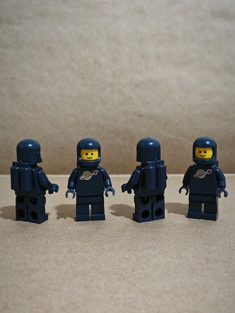 LEGO Classic Spaceman • Dark Blue (Category: Lego & Building Sets) located in Bulacan. Submitted by _zimo (Listing ID 1370091148, Image 1). Description: Hello LEGO Classic Space Lovers, will be posting colors of different spacemen from my collection. You can message me for more close up pictures until supplies last. Tagging as like new but definitely can pass as brand new. If there are some nicks and dents or any minor issues I can less 50-100php