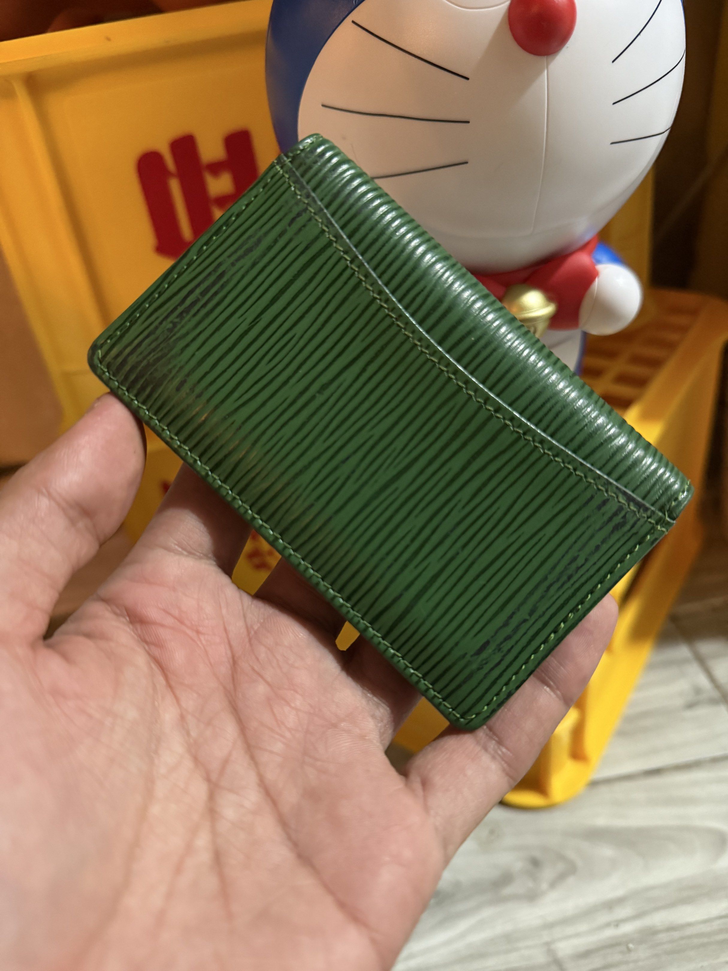 Louis Vuitton Epi Card Holder Green (Category: Luxury Bags & Wallets) located in Makati City. Submitted by japankycollection (Listing ID 1418343443, Image 2). Description: what you see is what you get check detailed photo sa issue.