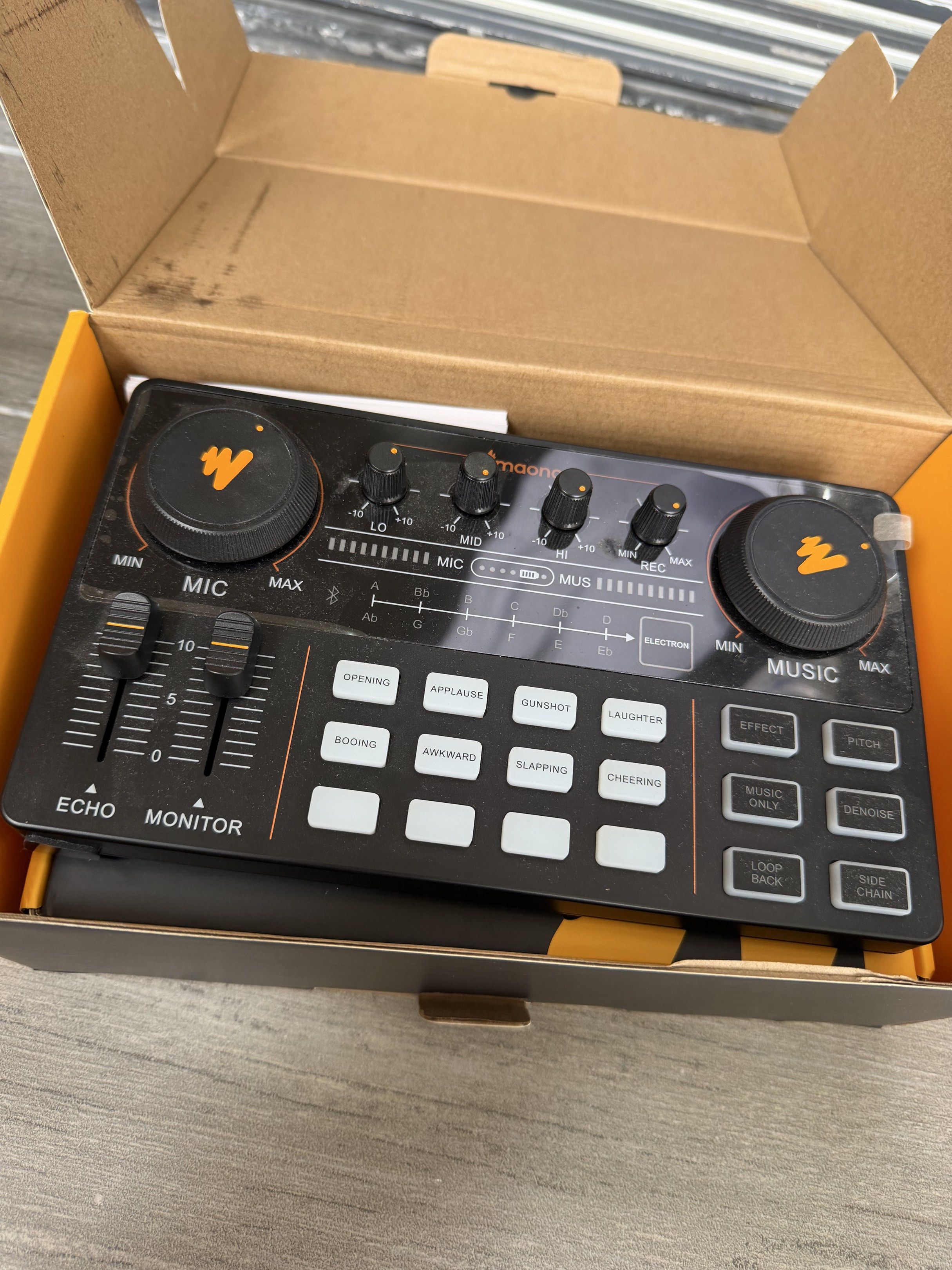 MaonoCaster Lite Podcast Console & Condenser Microphone Kit