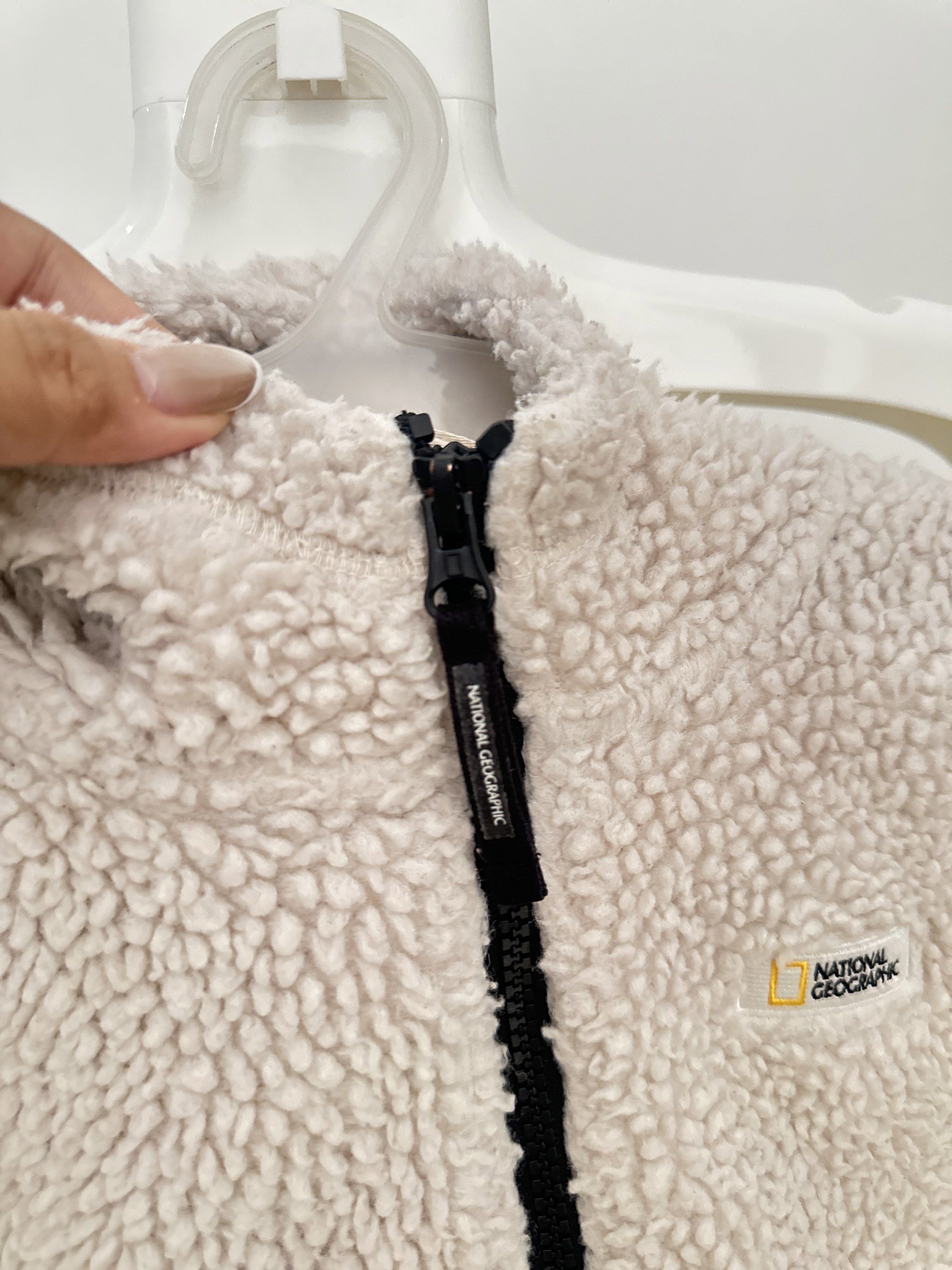 NATIONAL GEOGRAPHIC FLEECE JACKET (Category: Babies & Kids Fashion) located in Bulacan. Submitted by declutteringm0m (Listing ID 1418371723, Image 2). Description: Sobrang ganda pag when worn na I have when worn pm lang po.